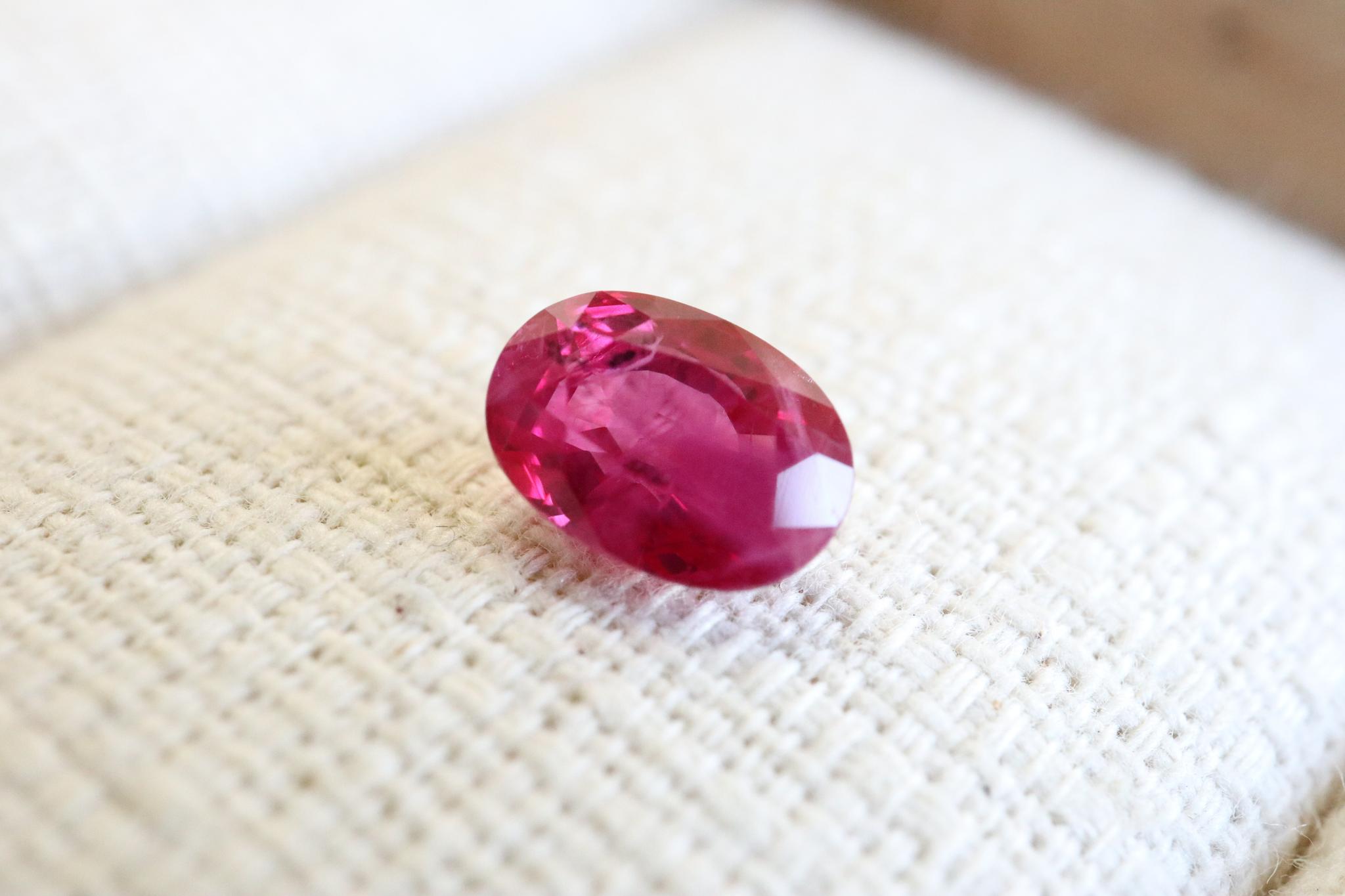 ルース　ルビー1.669カラット　ソーティングあり | 2枚目