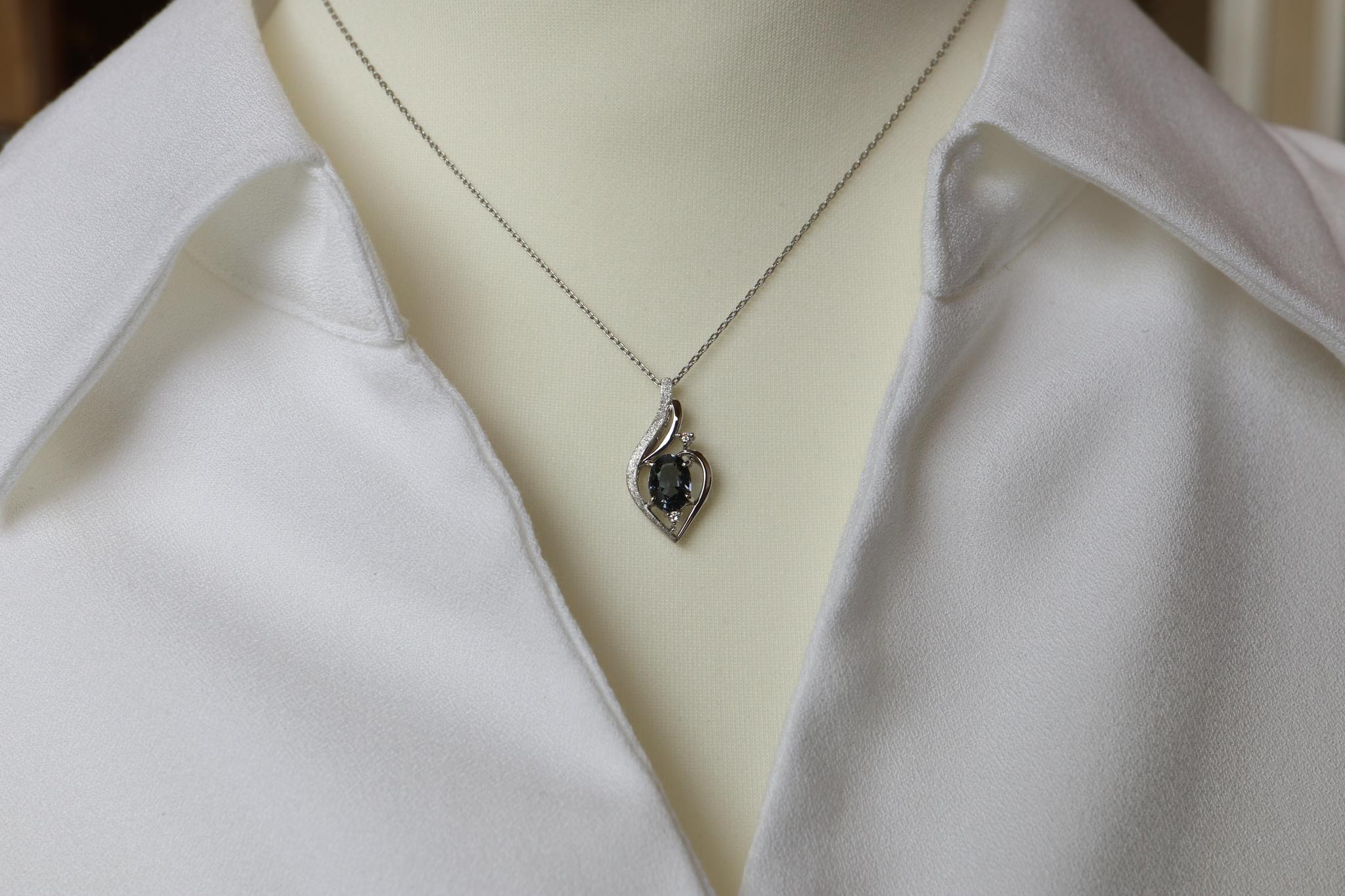 ブルーイッシュグレースピネル　森羅スタンダードタイプ　スターダスト梨地ペンダントトップ　プラチナ９００ | 5枚目