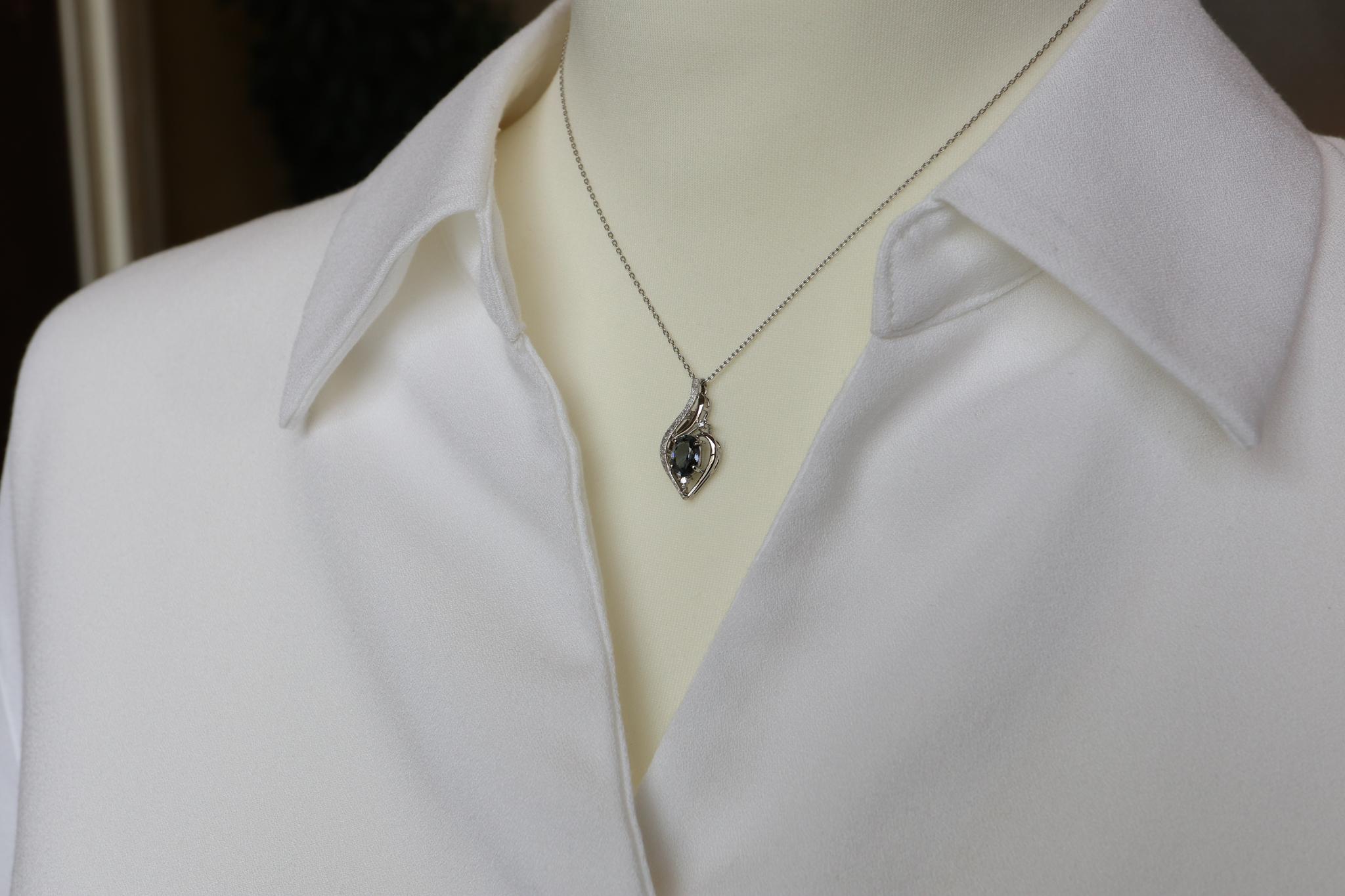 ブルーイッシュグレースピネル　森羅スタンダードタイプ　スターダスト梨地ペンダントトップ　プラチナ９００ | 7枚目