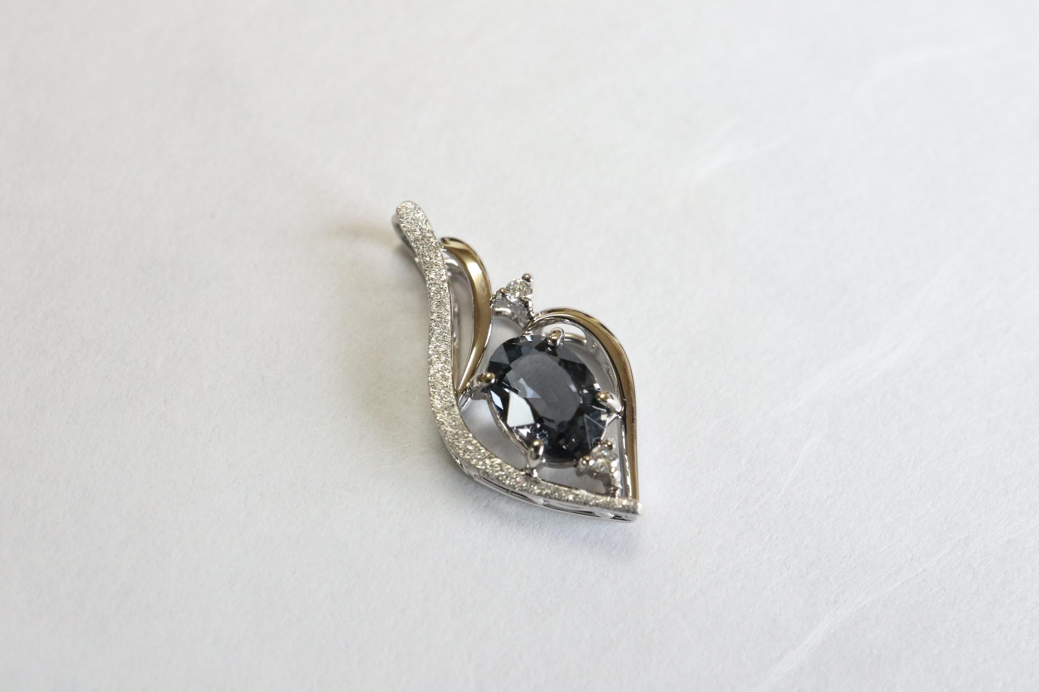 ブルーイッシュグレースピネル　森羅スタンダードタイプ　スターダスト梨地ペンダントトップ　プラチナ９００ | 8枚目