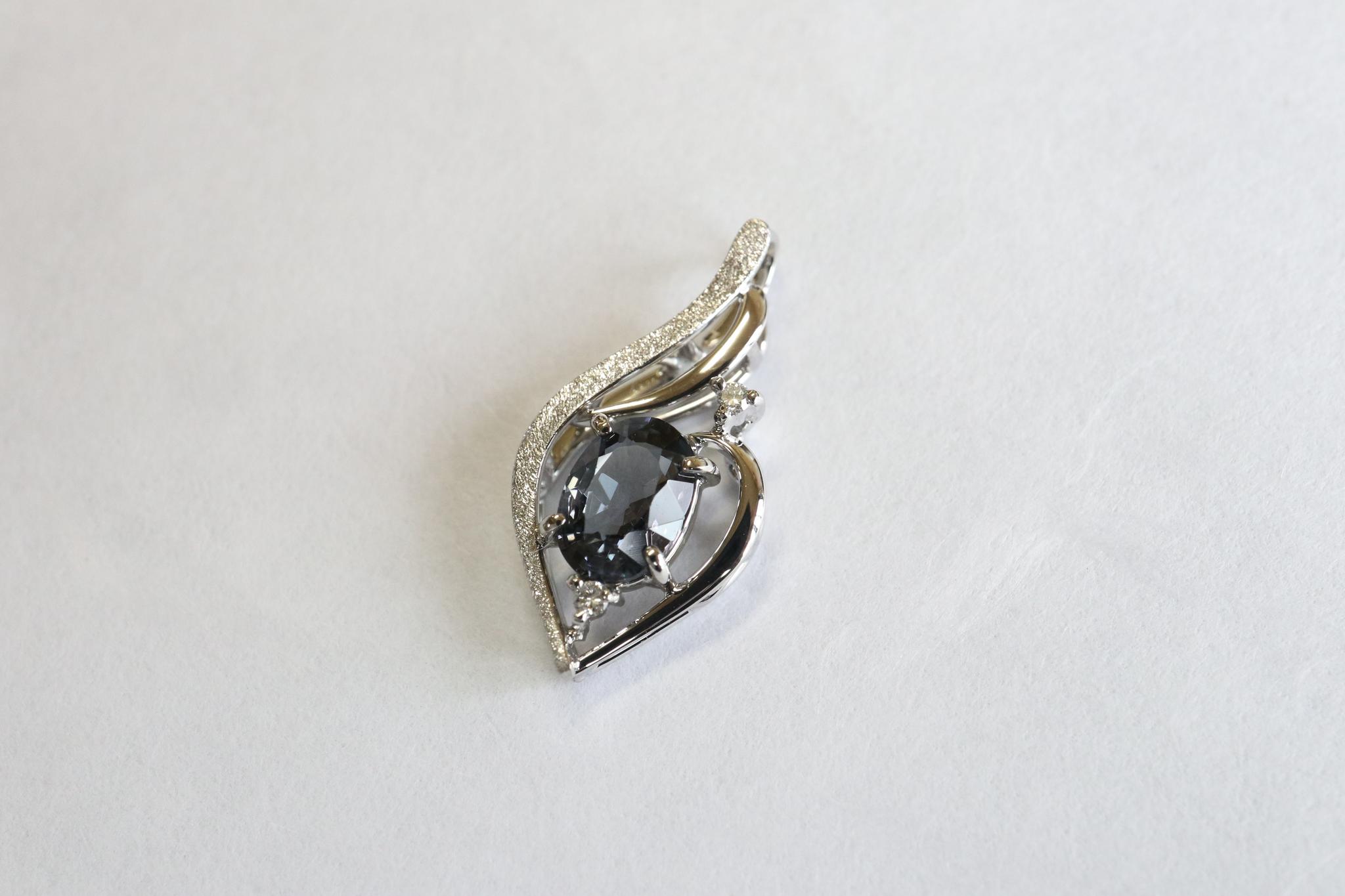 ブルーイッシュグレースピネル　森羅スタンダードタイプ　スターダスト梨地ペンダントトップ　プラチナ９００ | 9枚目