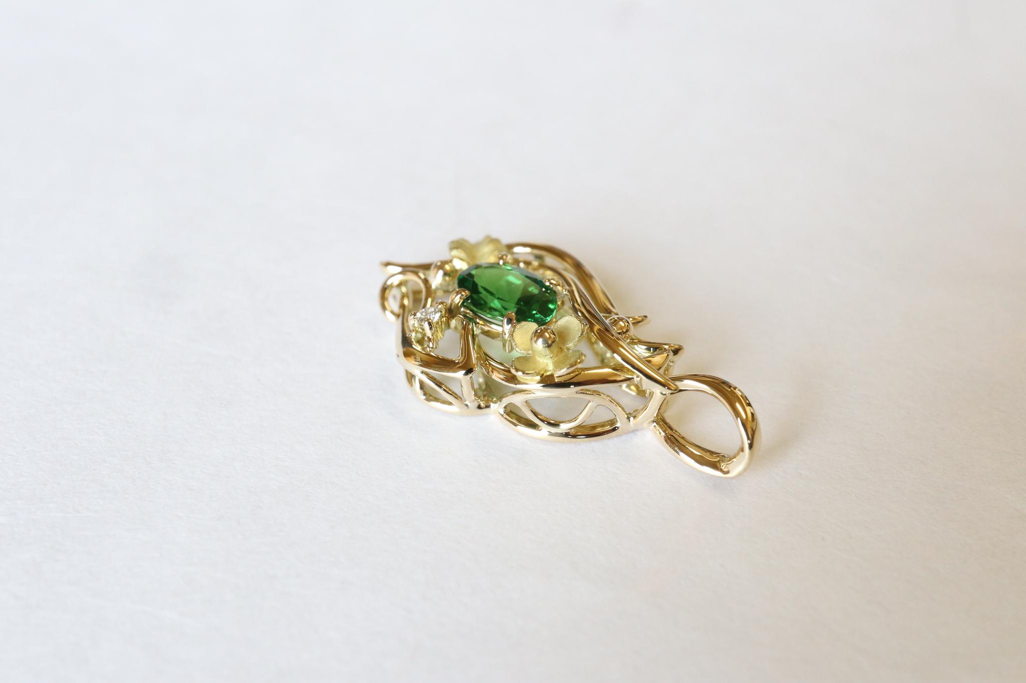 グリーンガーネット「Little Garden」　ペンダントトップ１８金イエローゴールド　ダイヤモンド入り | 13枚目