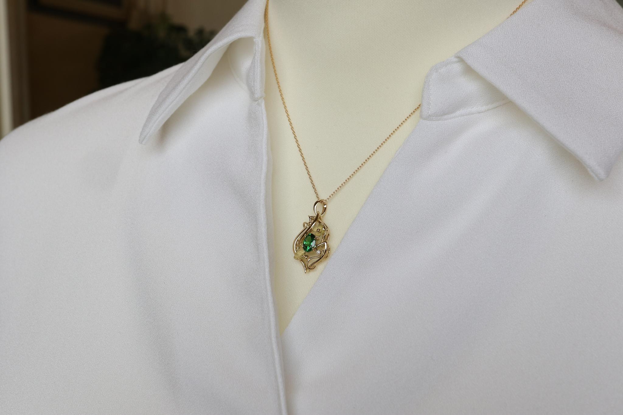 グリーンガーネット「Little Garden」　ペンダントトップ１８金イエローゴールド　ダイヤモンド入り | 2枚目