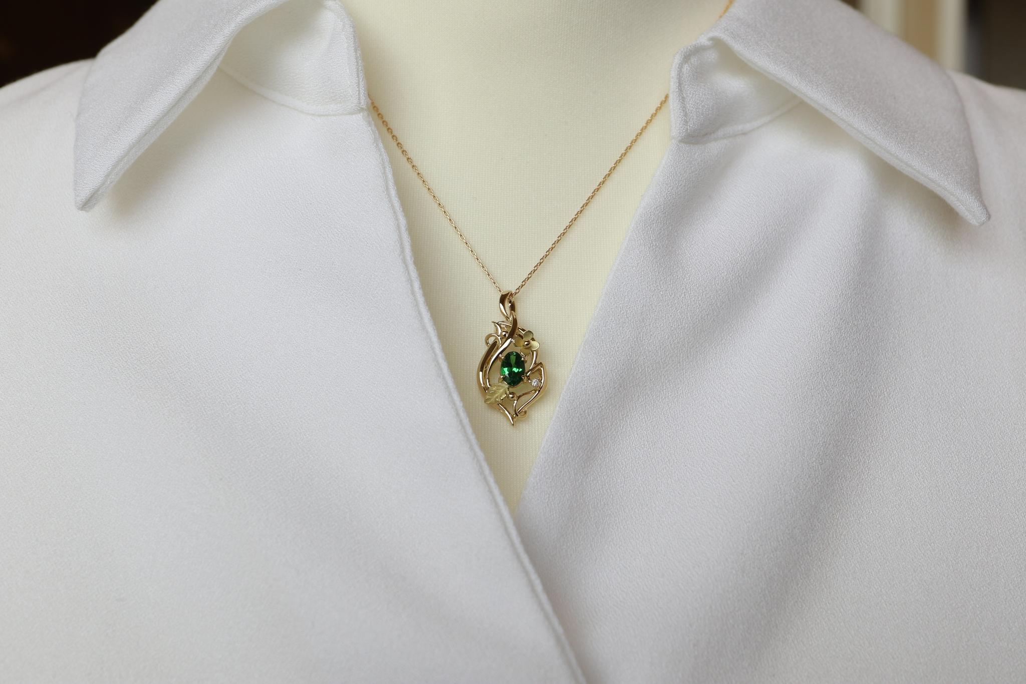 グリーンガーネット「Little Garden」　ペンダントトップ１８金イエローゴールド　ダイヤモンド入り | 3枚目