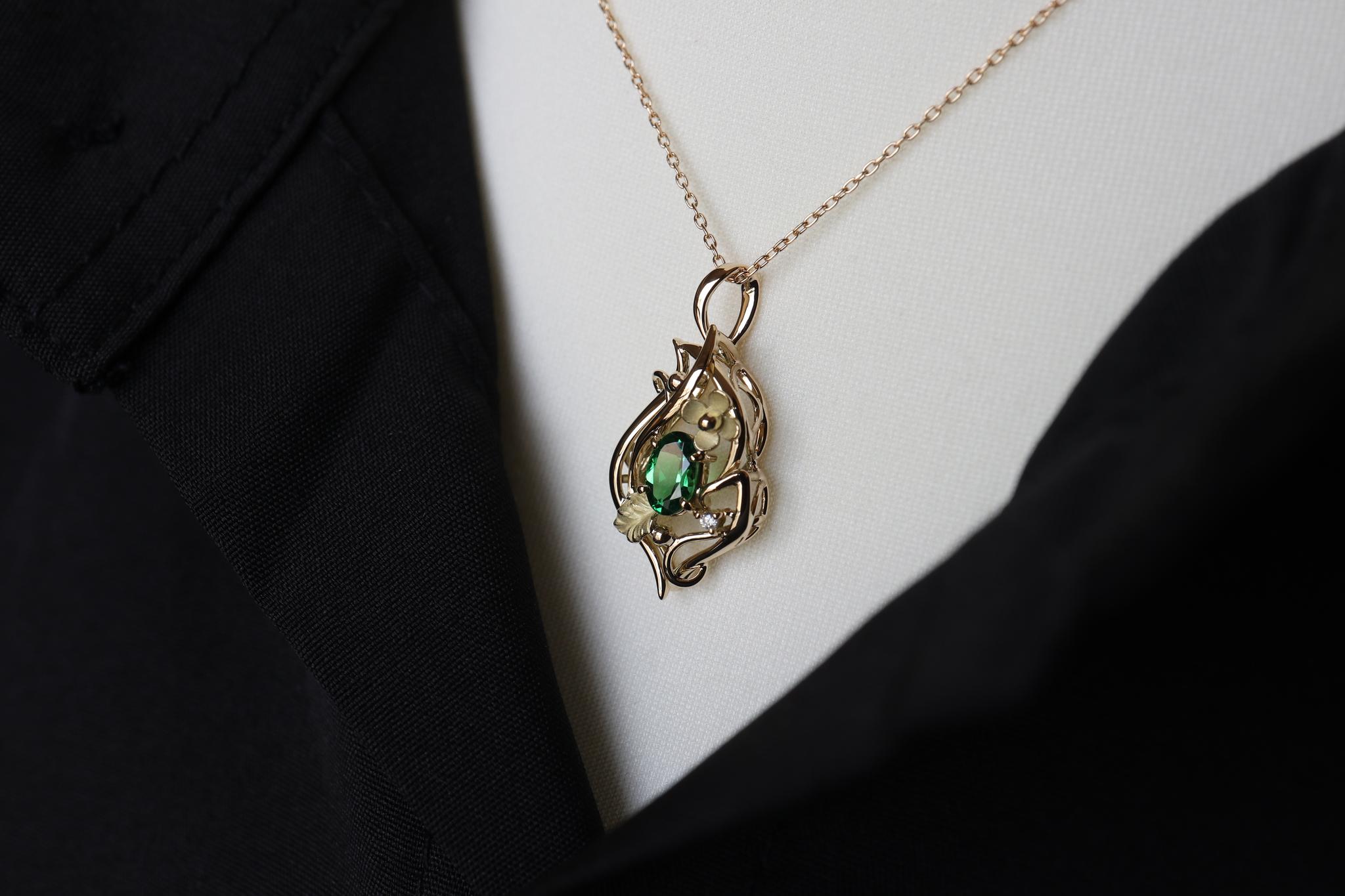 グリーンガーネット「Little Garden」　ペンダントトップ１８金イエローゴールド　ダイヤモンド入り | 6枚目