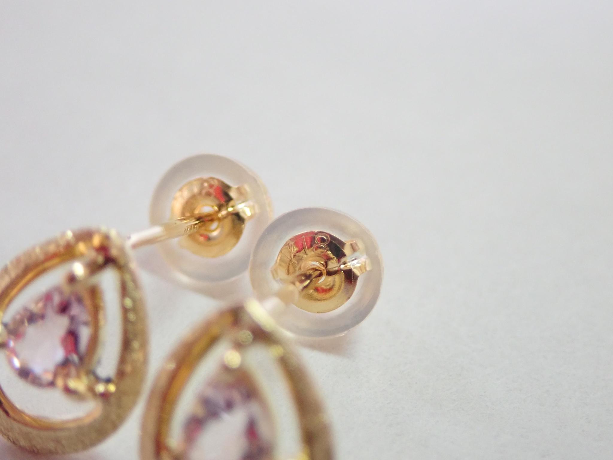 モルガナイト　ペアシェイプカット　「月の雫」　スターダスト梨地　一粒石スタッドピアス　K18イエローゴールド | 12枚目