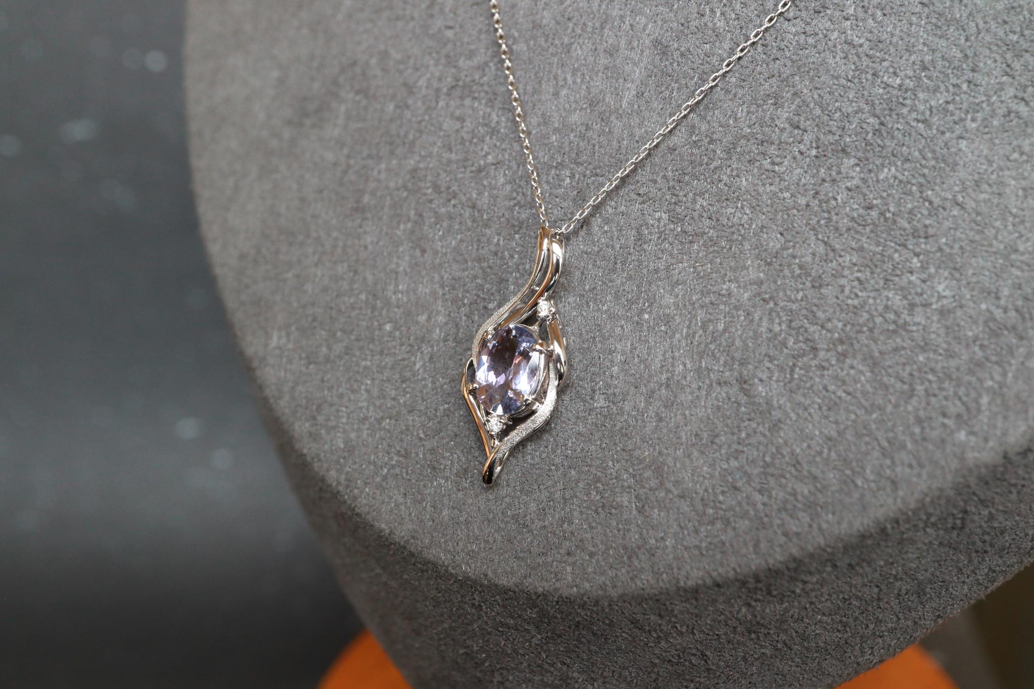 多色石ゾイサイト　１カラットアップ　森羅スタンダードタイプ　スターダスト梨地ペンダントトップ　プラチナ９００ | 3枚目