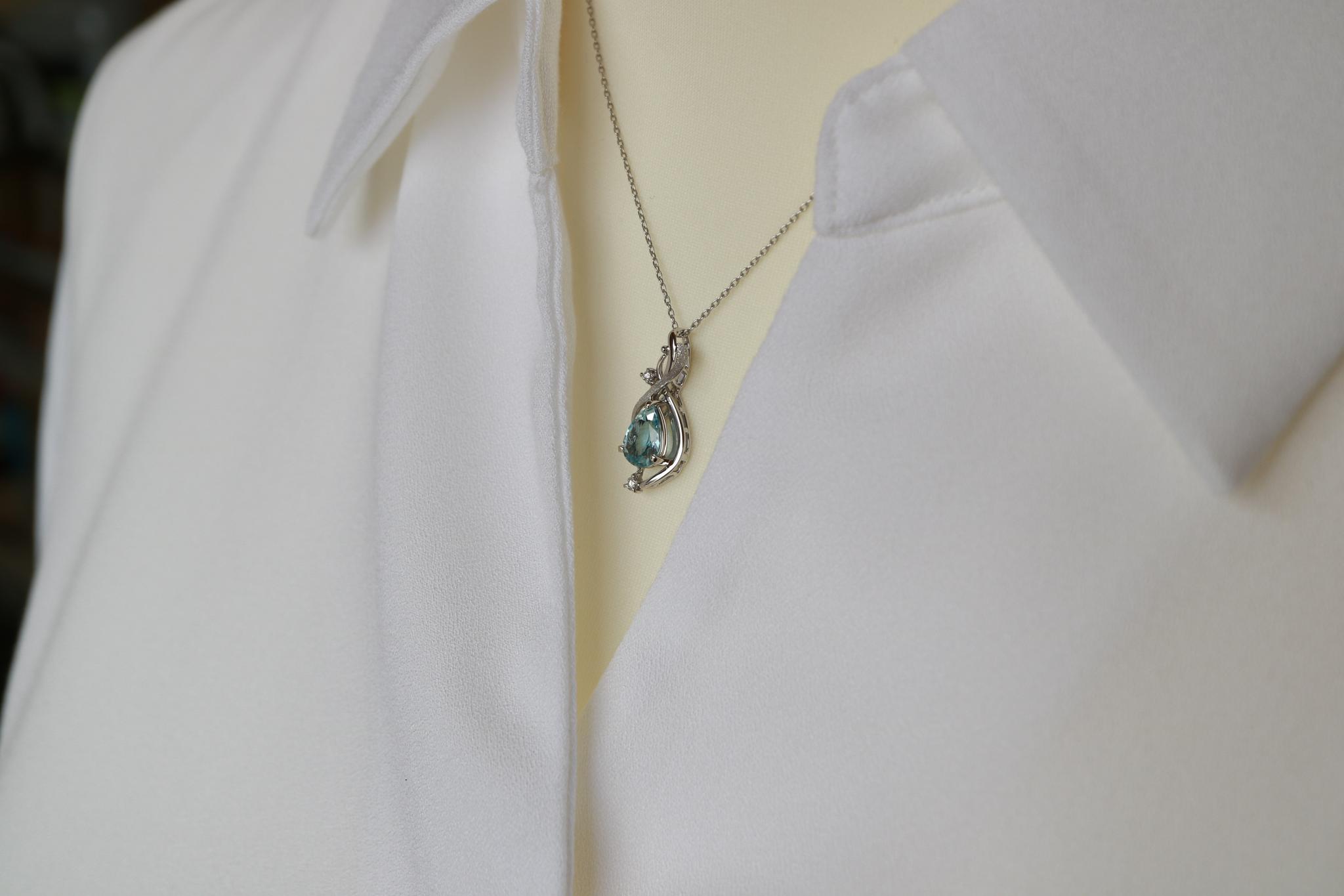 アクアマリン　ペアシェイプ高品質ブルーカラー　スタンダード派生ペンダントトップ　プラチナ９００　ダイヤモンド入り | 5枚目