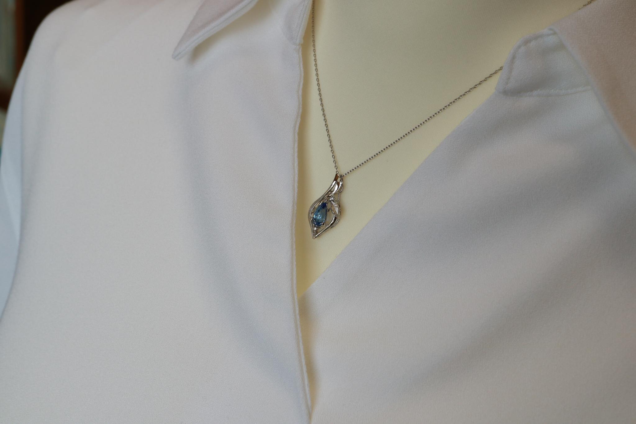 サファイア　１カラットアップ　森羅スタンダード　リーフアクセント　スターダスト梨地ペンダントトップ　プラチナ９００ | 6枚目