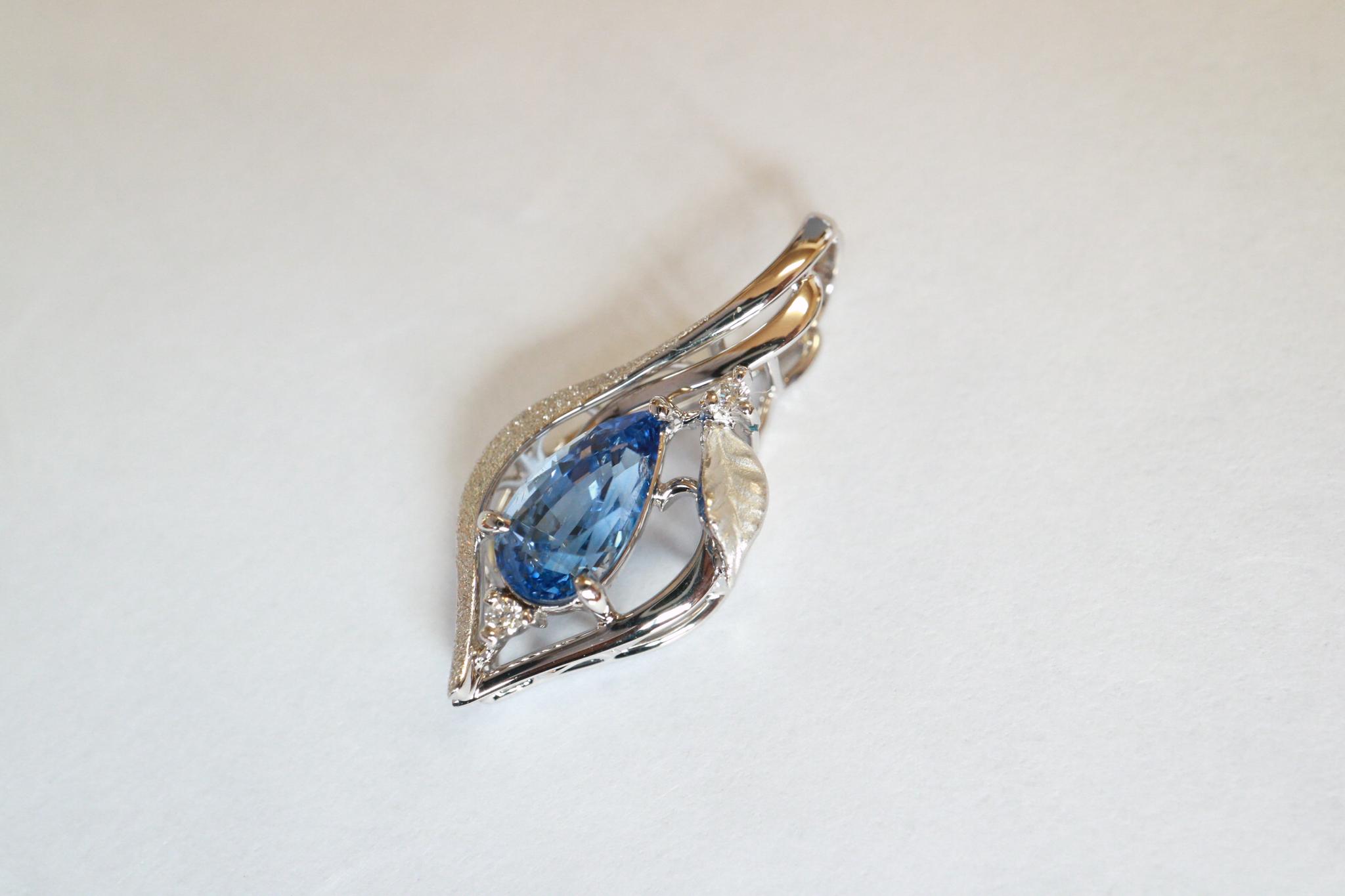 サファイア　１カラットアップ　森羅スタンダード　リーフアクセント　スターダスト梨地ペンダントトップ　プラチナ９００ | 8枚目