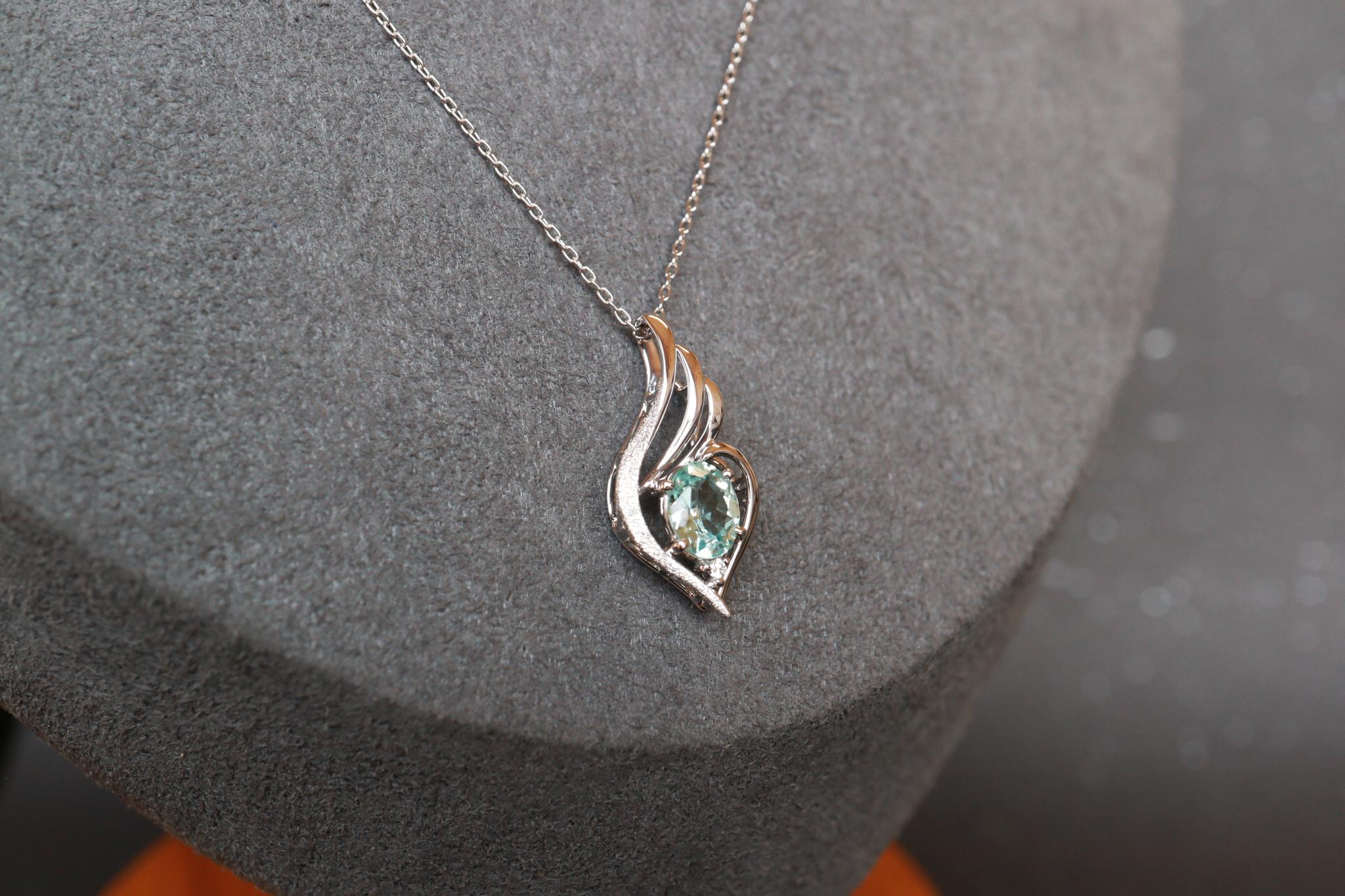 パライバトルマリン　アイスブルー　森羅スタンダード派生「翼」　デザイン　スターダスト梨地ペンダントトップ　プラチナ９００ | 4枚目