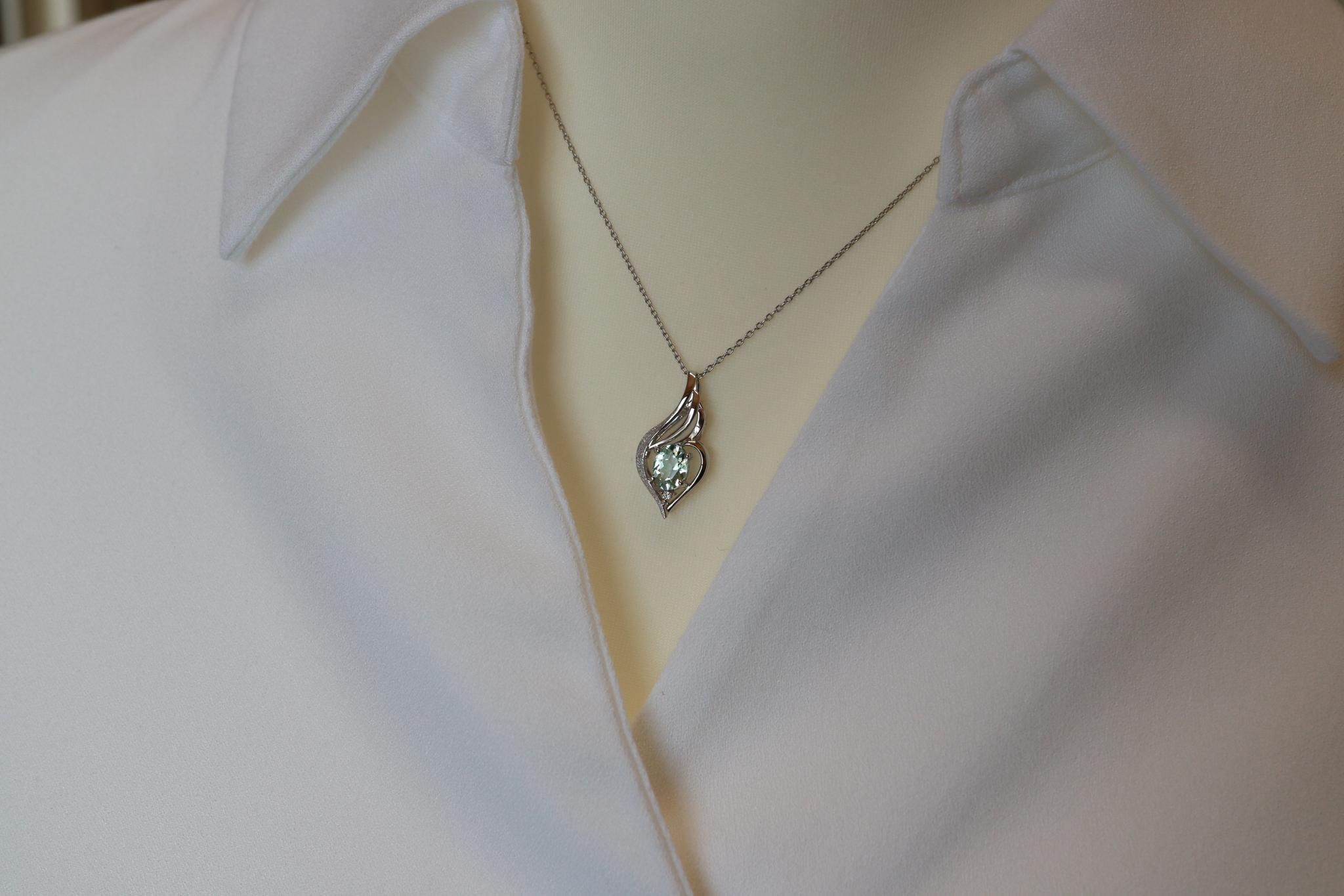 パライバトルマリン　アイスブルー　森羅スタンダード派生「翼」　デザイン　スターダスト梨地ペンダントトップ　プラチナ９００ | 5枚目