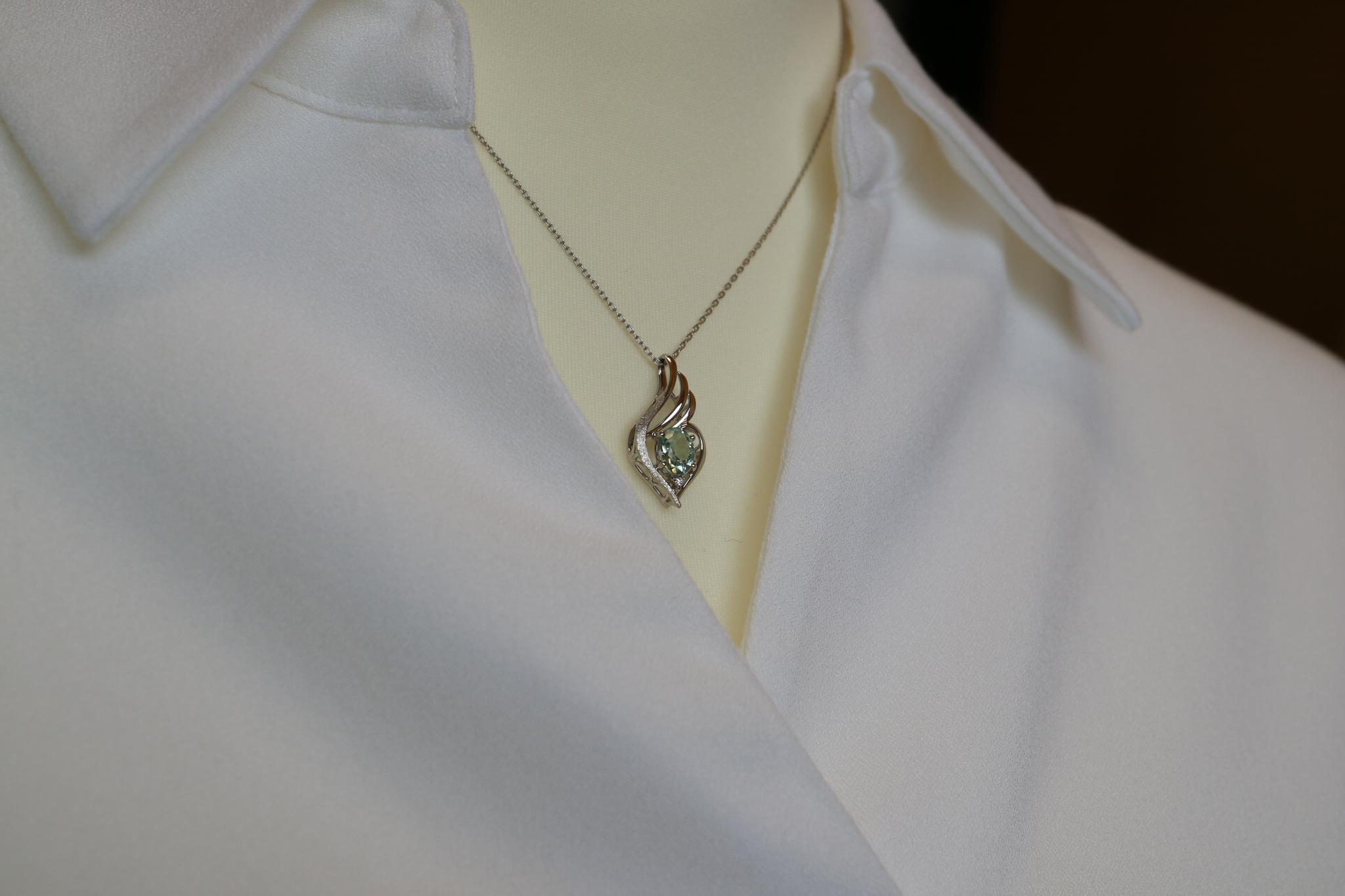 パライバトルマリン　アイスブルー　森羅スタンダード派生「翼」　デザイン　スターダスト梨地ペンダントトップ　プラチナ９００ | 7枚目