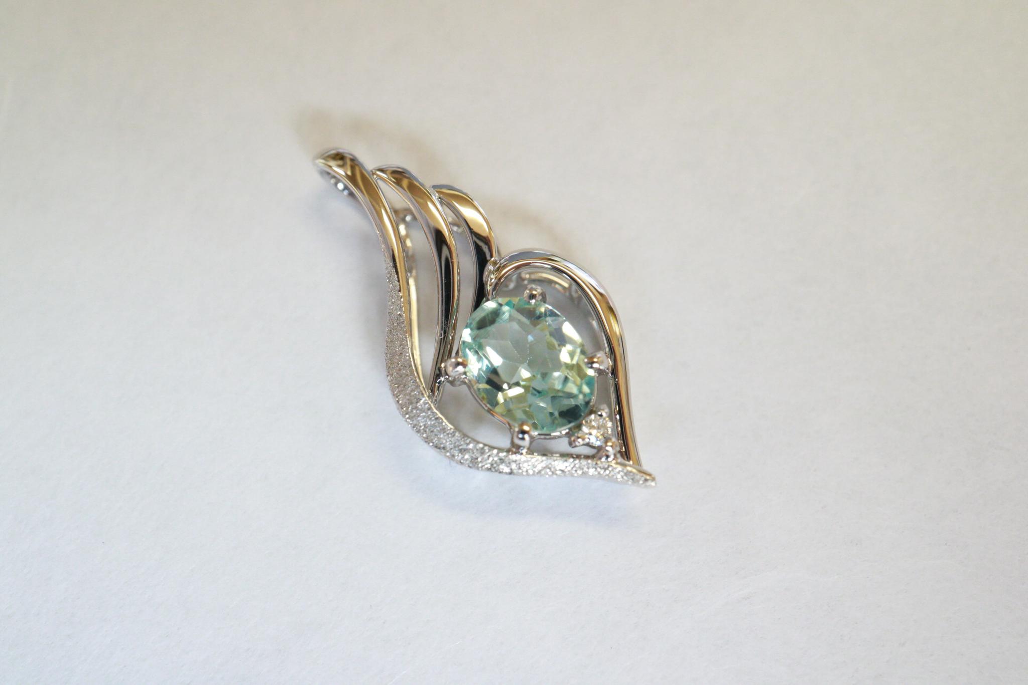 パライバトルマリン　アイスブルー　森羅スタンダード派生「翼」　デザイン　スターダスト梨地ペンダントトップ　プラチナ９００ | 8枚目