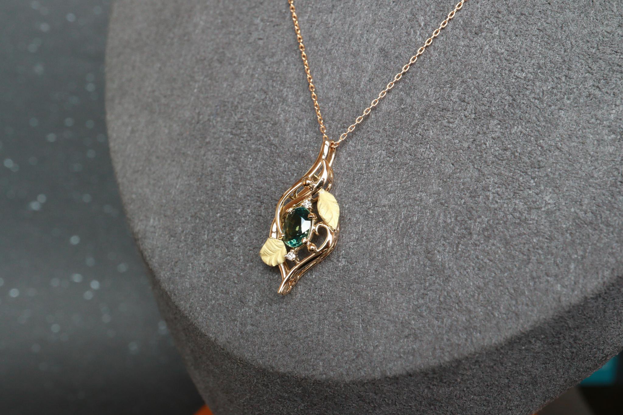 ティールサファイア　リーフデザイン　ペンダントトップ１８金イエローゴールド　ダイヤモンド入り | 3枚目