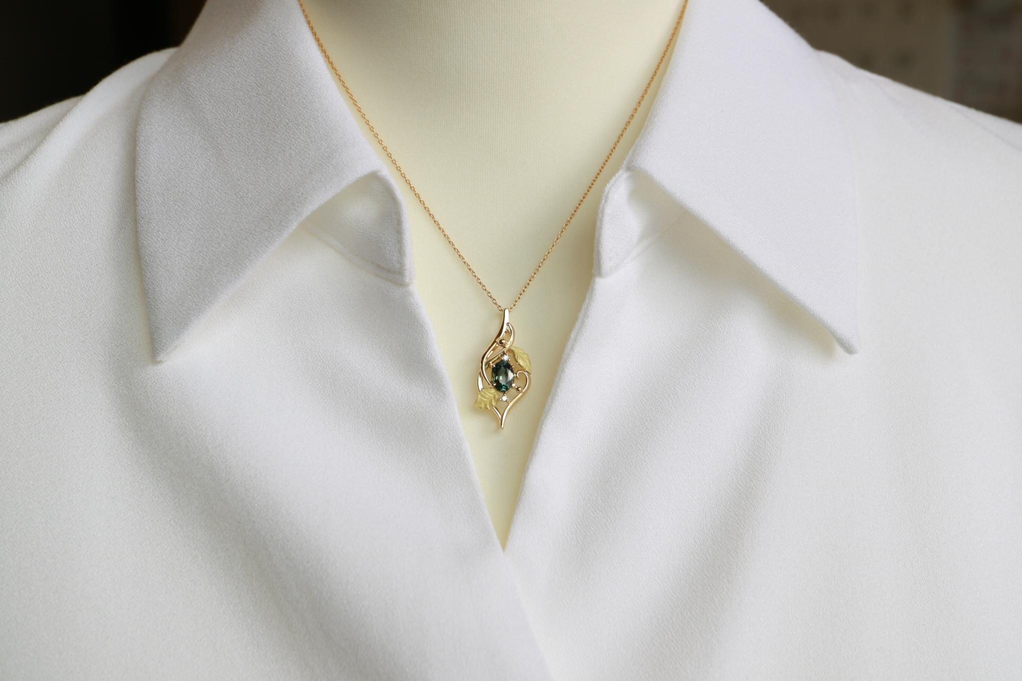 ティールサファイア　リーフデザイン　ペンダントトップ１８金イエローゴールド　ダイヤモンド入り | 6枚目