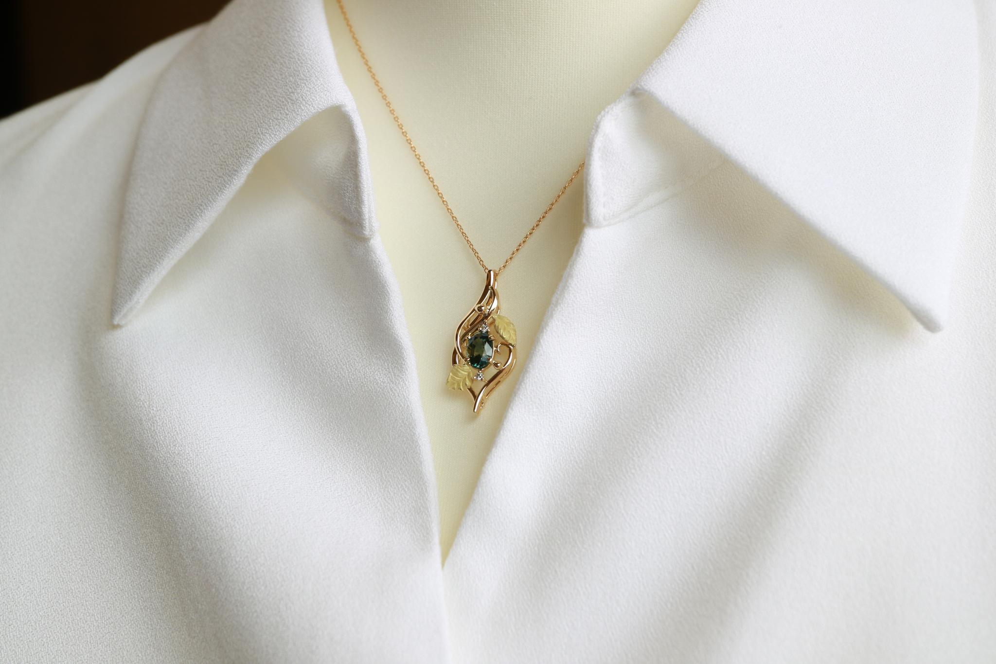 ティールサファイア　リーフデザイン　ペンダントトップ１８金イエローゴールド　ダイヤモンド入り | 7枚目