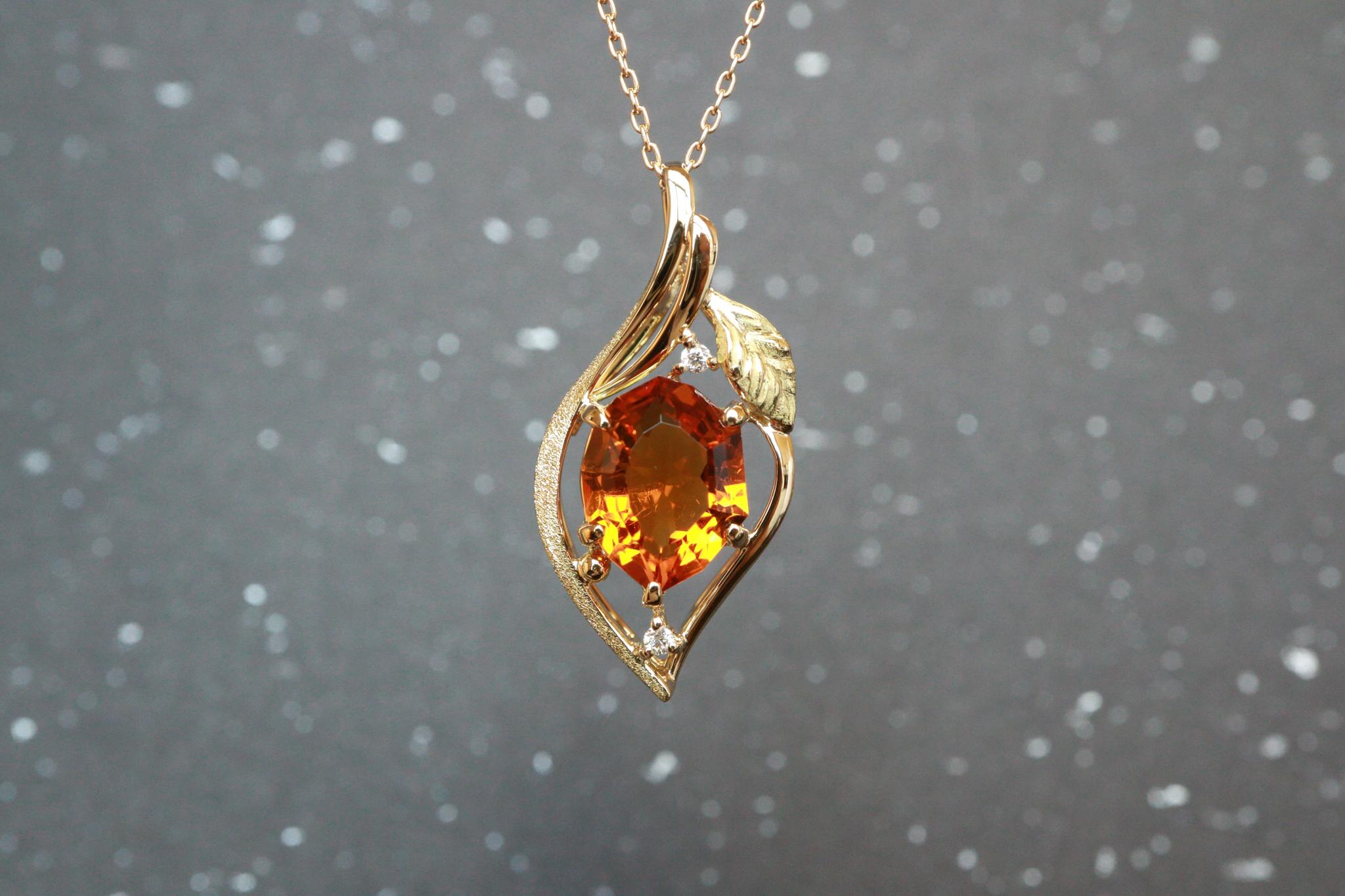 シトリン　森羅スタンダード　スターダスト梨地　リーフアクセント　ペンダントトップ１８金イエローゴールド　ダイヤモンド入り