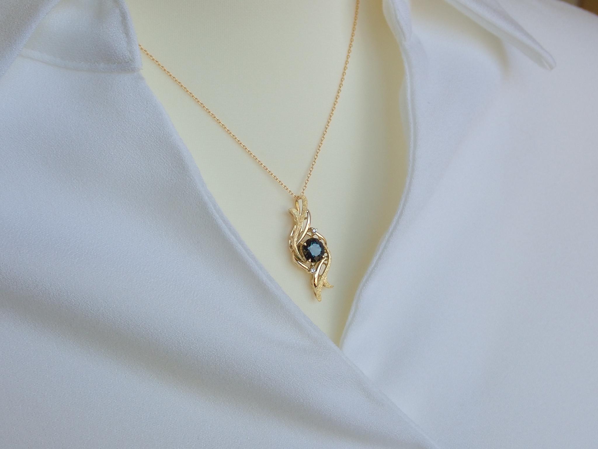 サファイア（ティールカラー）１カラットアップ　ソーティング付き　スターダスト梨地　ペンダントトップ１８金イエローゴールド | 4枚目