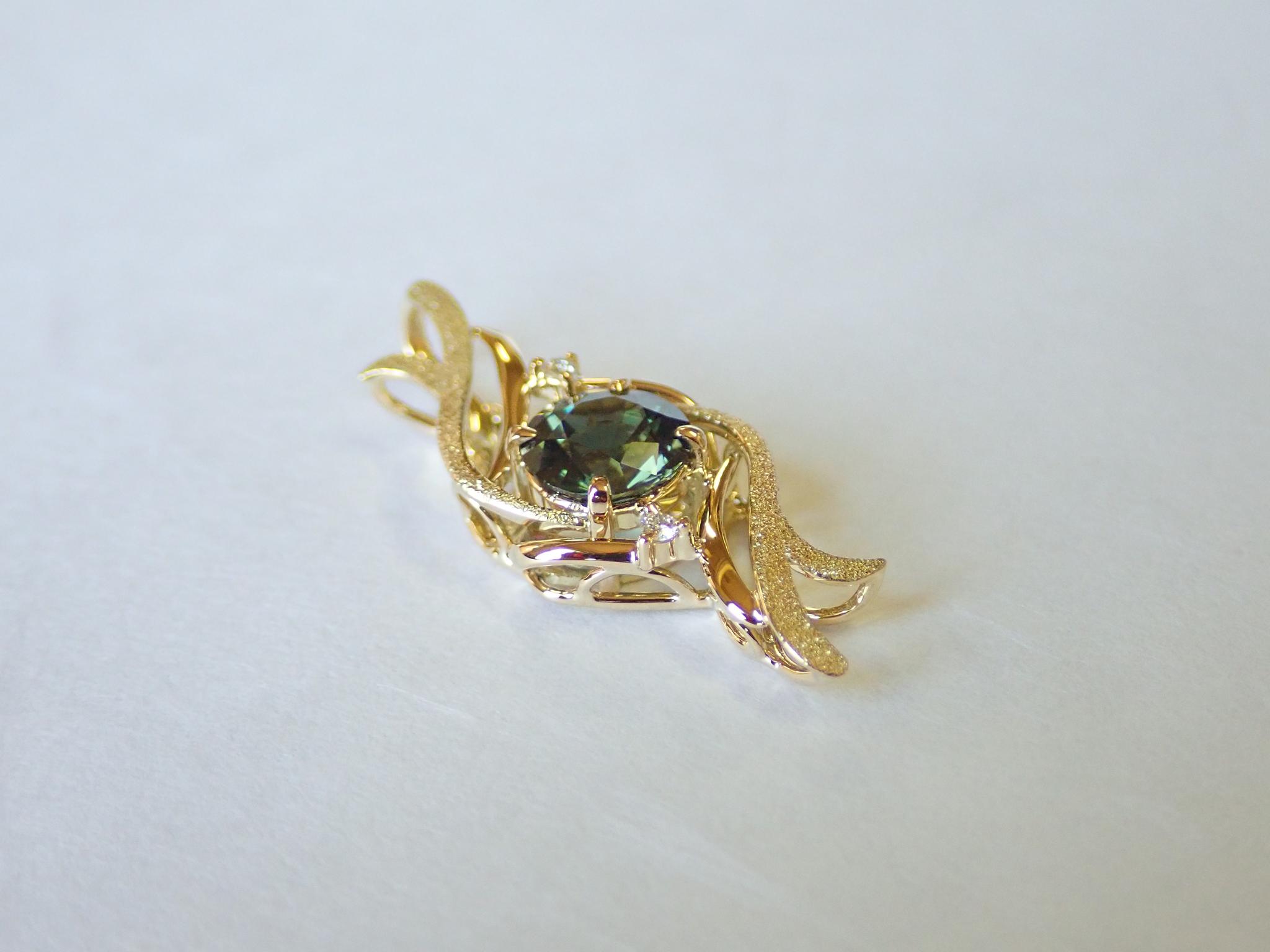 サファイア（ティールカラー）１カラットアップ　ソーティング付き　スターダスト梨地　ペンダントトップ１８金イエローゴールド | 9枚目