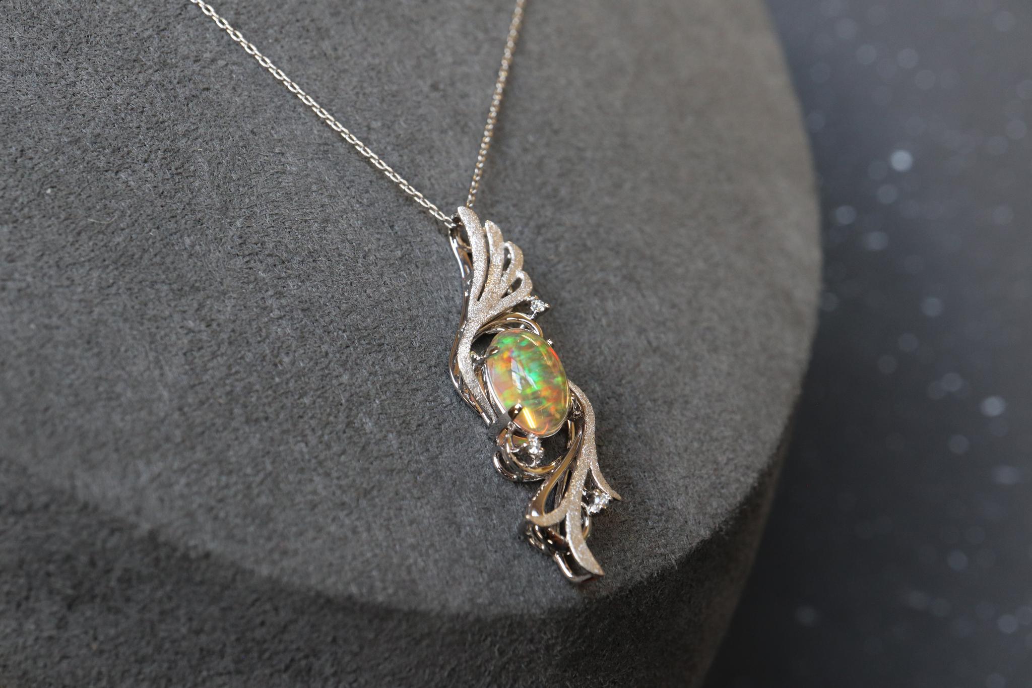 メキシコオパール１カラットアップ　鳳凰２　スターダスト梨地ペンダントトップ　プラチナ９００　ダイヤモンド入り | 4枚目