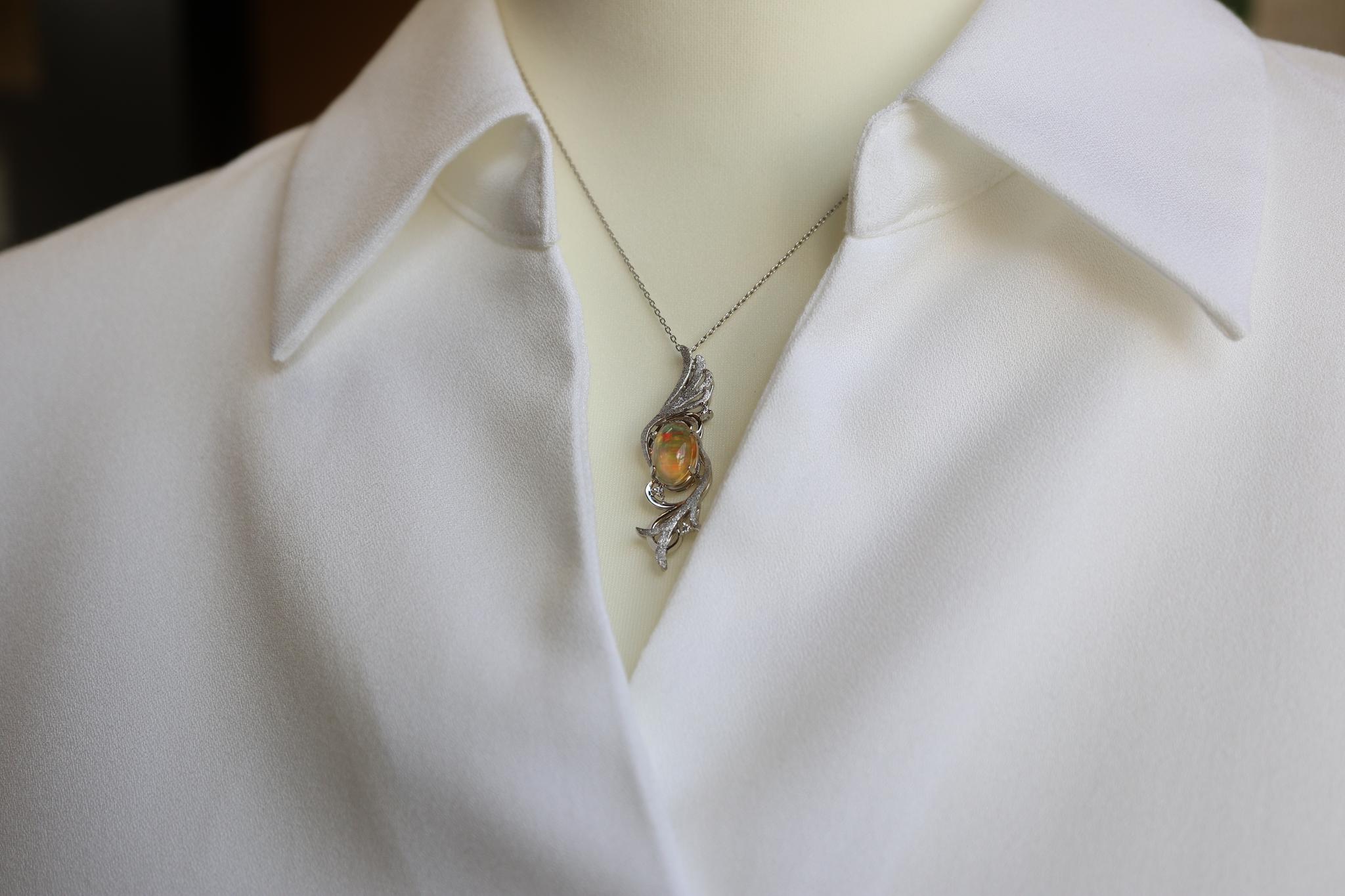 メキシコオパール１カラットアップ　鳳凰２　スターダスト梨地ペンダントトップ　プラチナ９００　ダイヤモンド入り | 7枚目