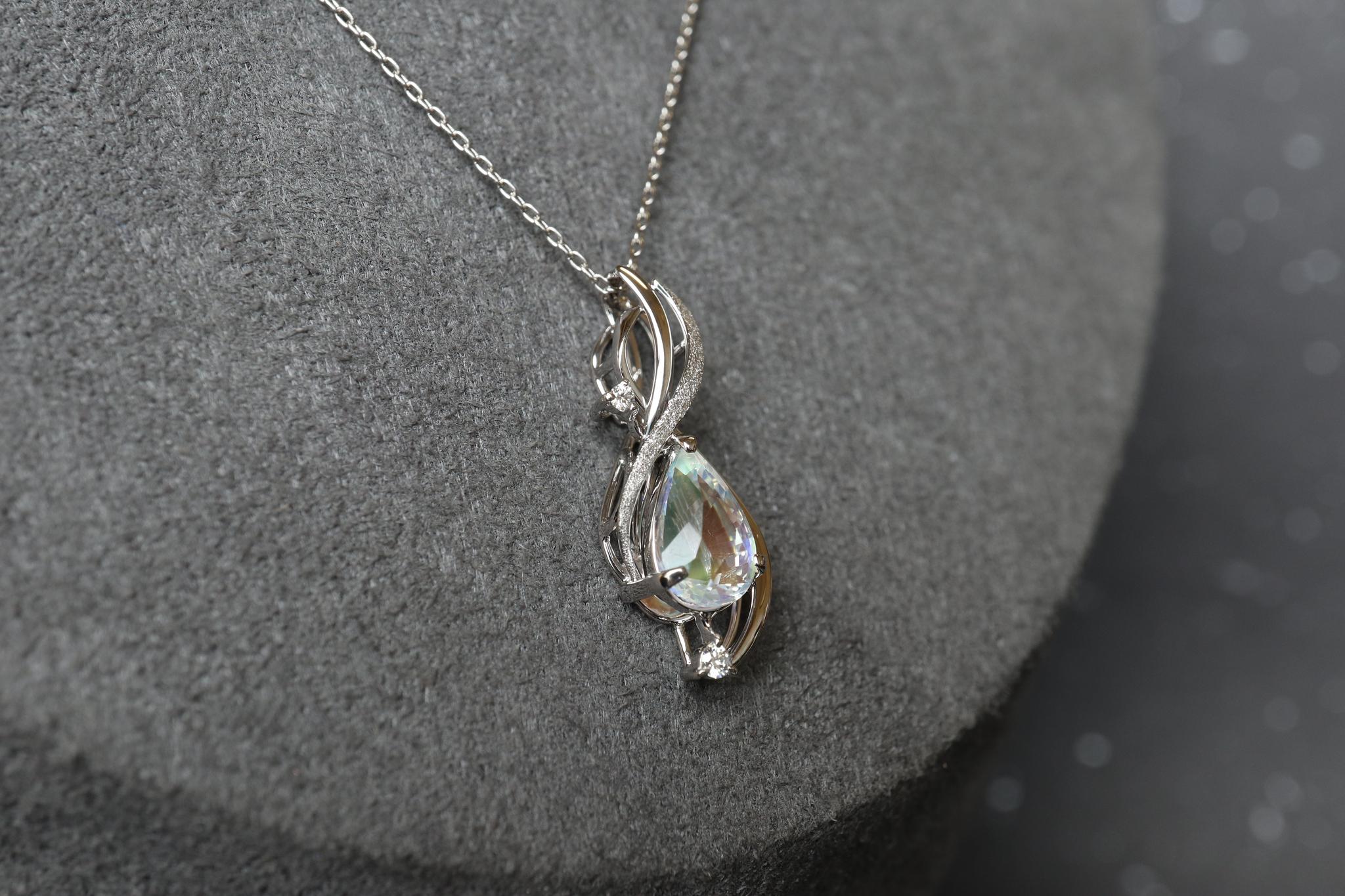 レインボーラブラドライト　１カラット大幅アップ　　「天女の羽衣」ペンダントトップ　プラチナ９００　ダイヤモンド入り | 3枚目