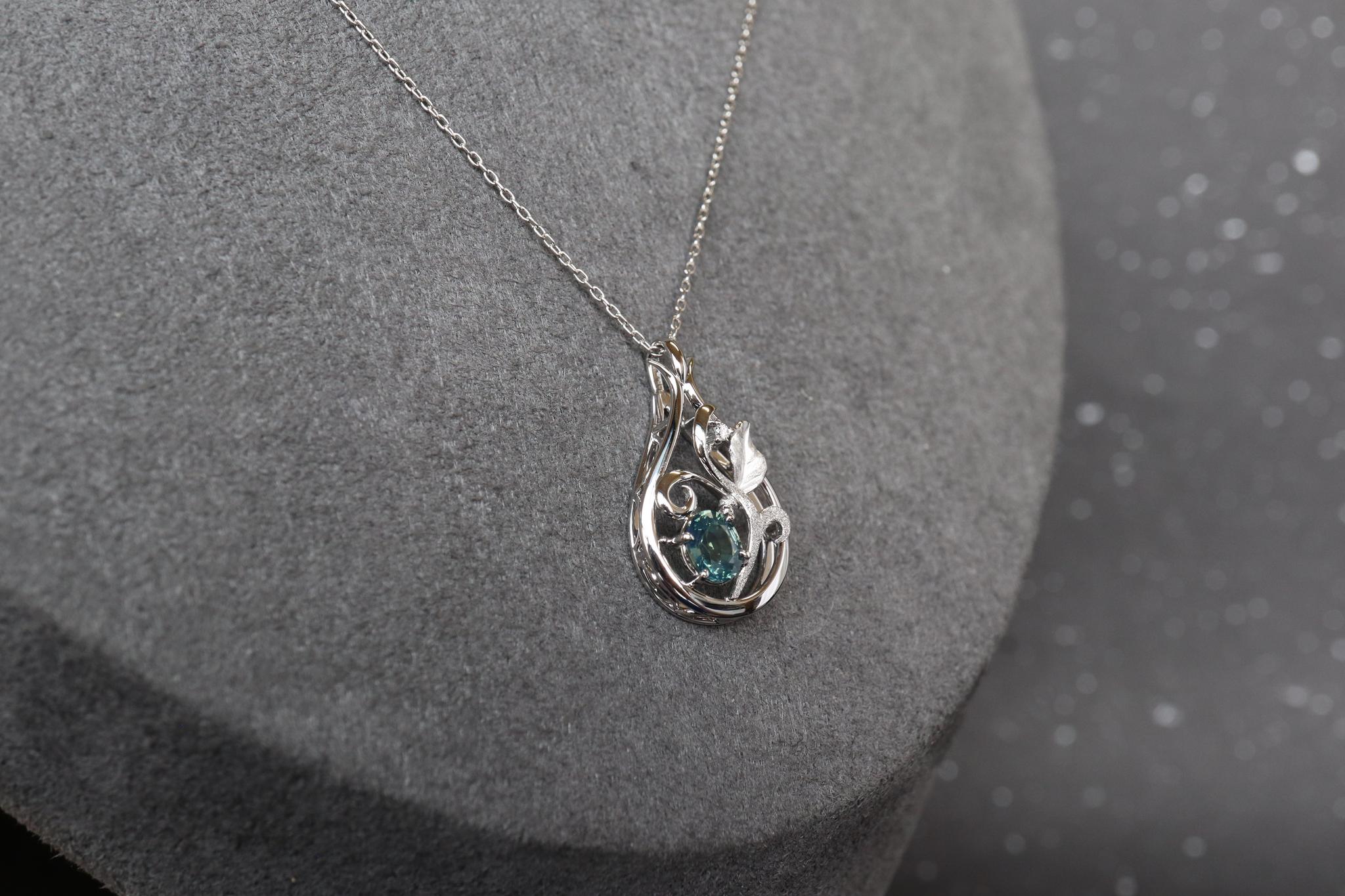 ティールサファイア　「実りのサファイア」　　スターダスト梨地ペンダントトップ　プラチナ９００　ダイヤモンド入り | 3枚目