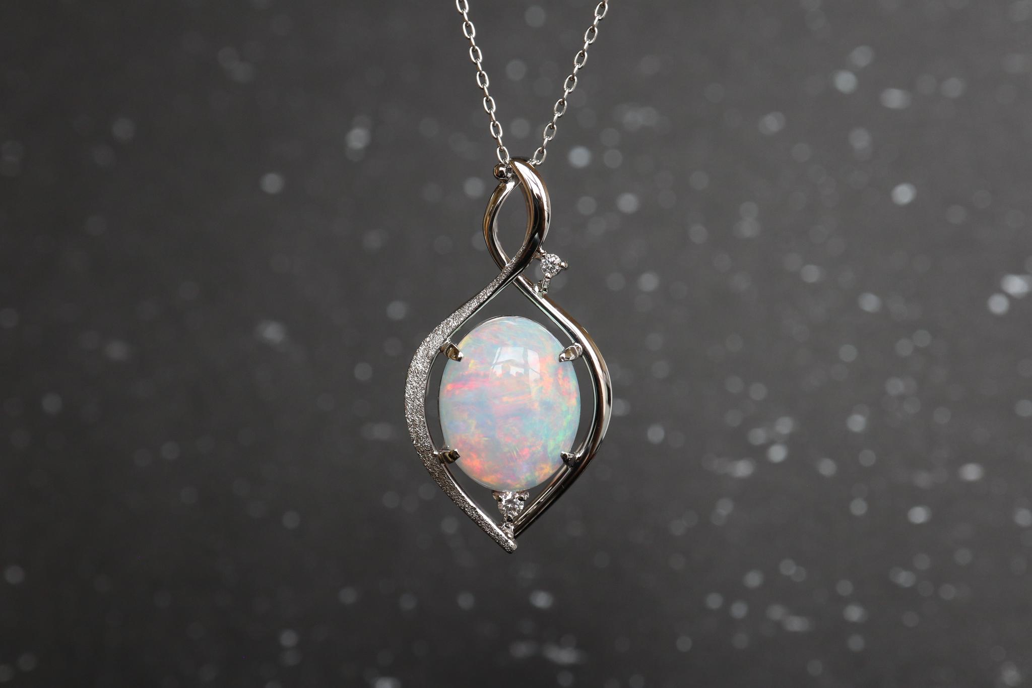 オパール　2カラットアップ　シンプルスターダスト梨地ペンダントトップ　プラチナ９００　ダイヤモンド入り1枚目の画像