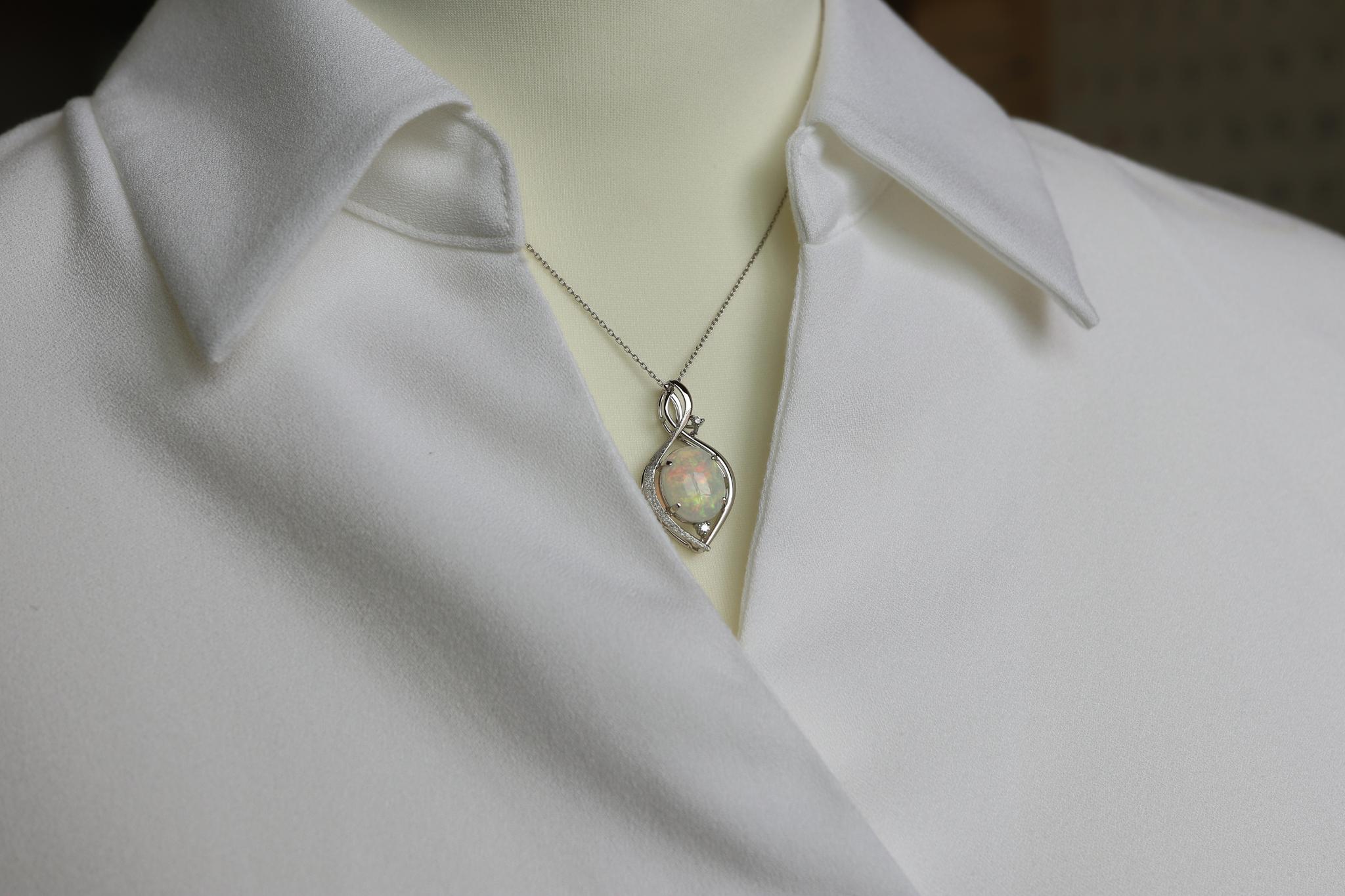 オパール　2カラットアップ　シンプルスターダスト梨地ペンダントトップ　プラチナ９００　ダイヤモンド入り | 7枚目
