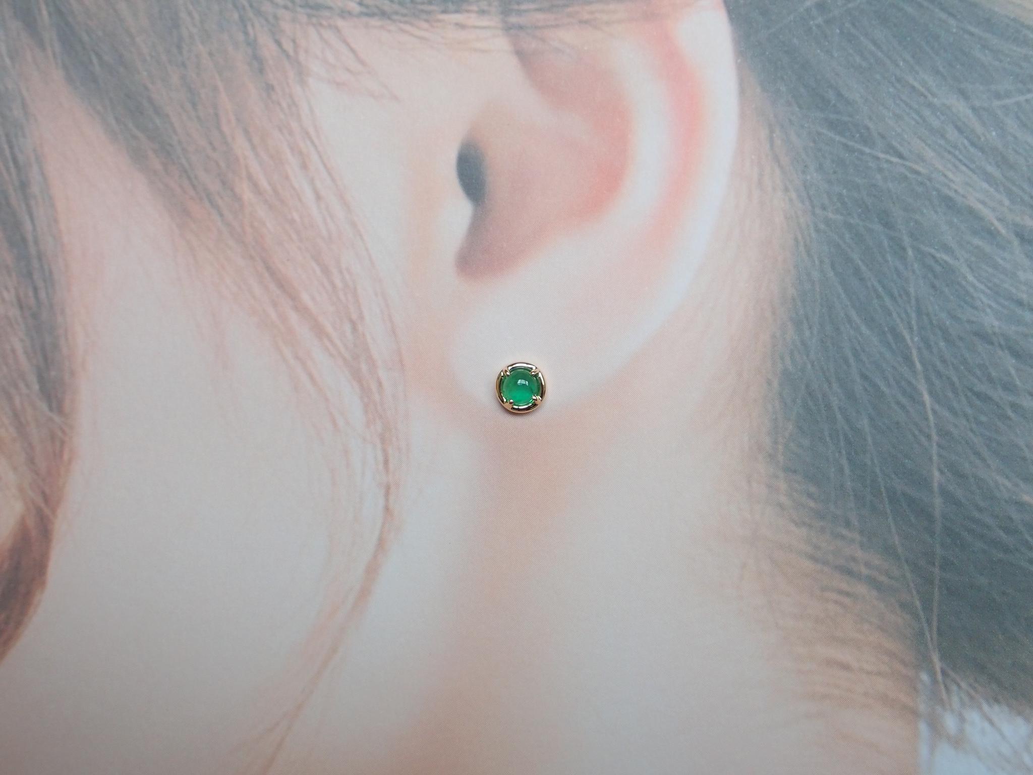 エメラルド　ラウンドカボションカット　UFO型　ボリューム感アップ　一粒石ピアス　１８金イエローゴールド | 5枚目