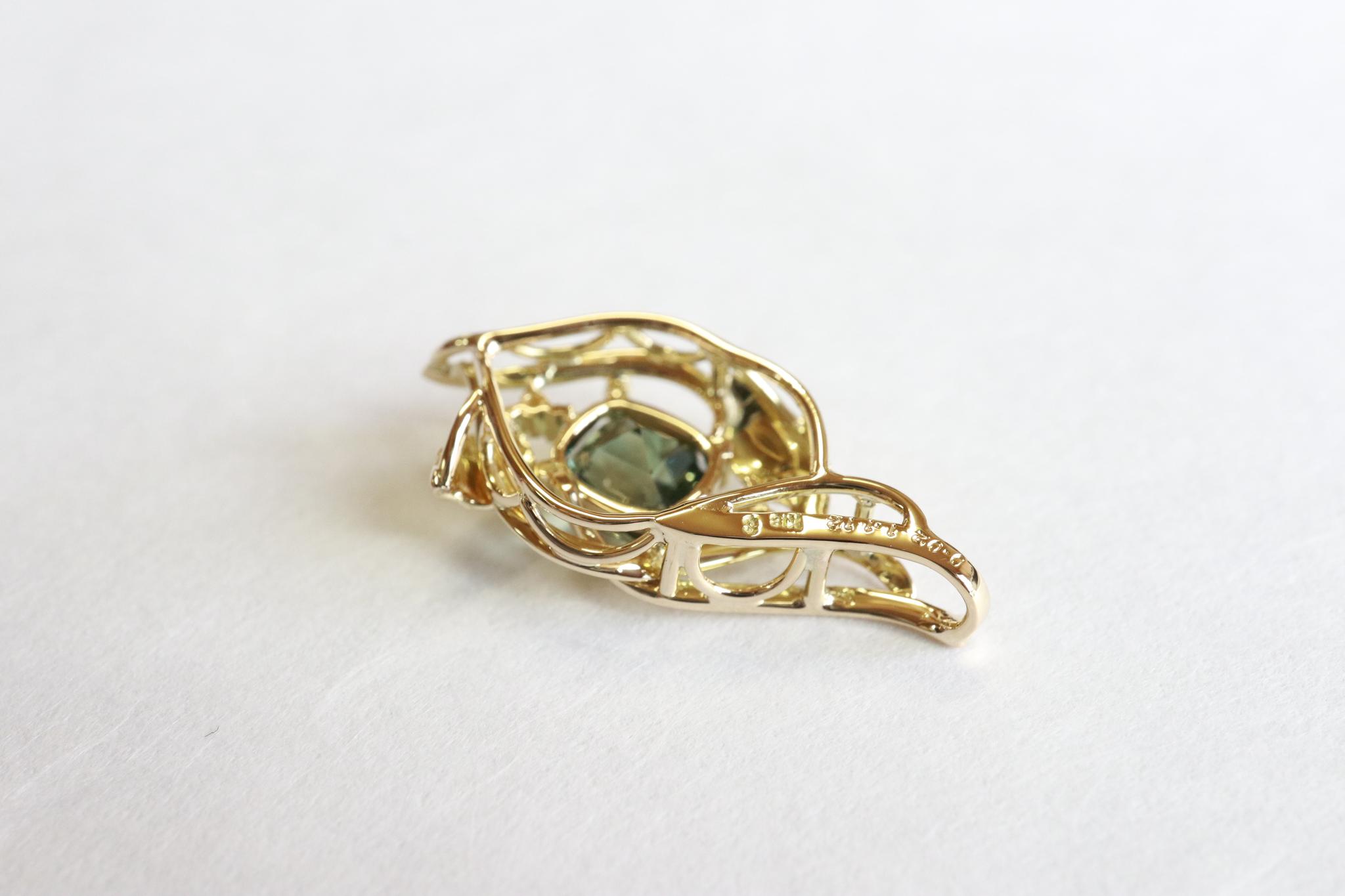 サファイア ティールカラー（通常ー加熱）　リーフデザインペンダントトップ１８金イエローゴールド　ダイヤモンド入り | 17枚目