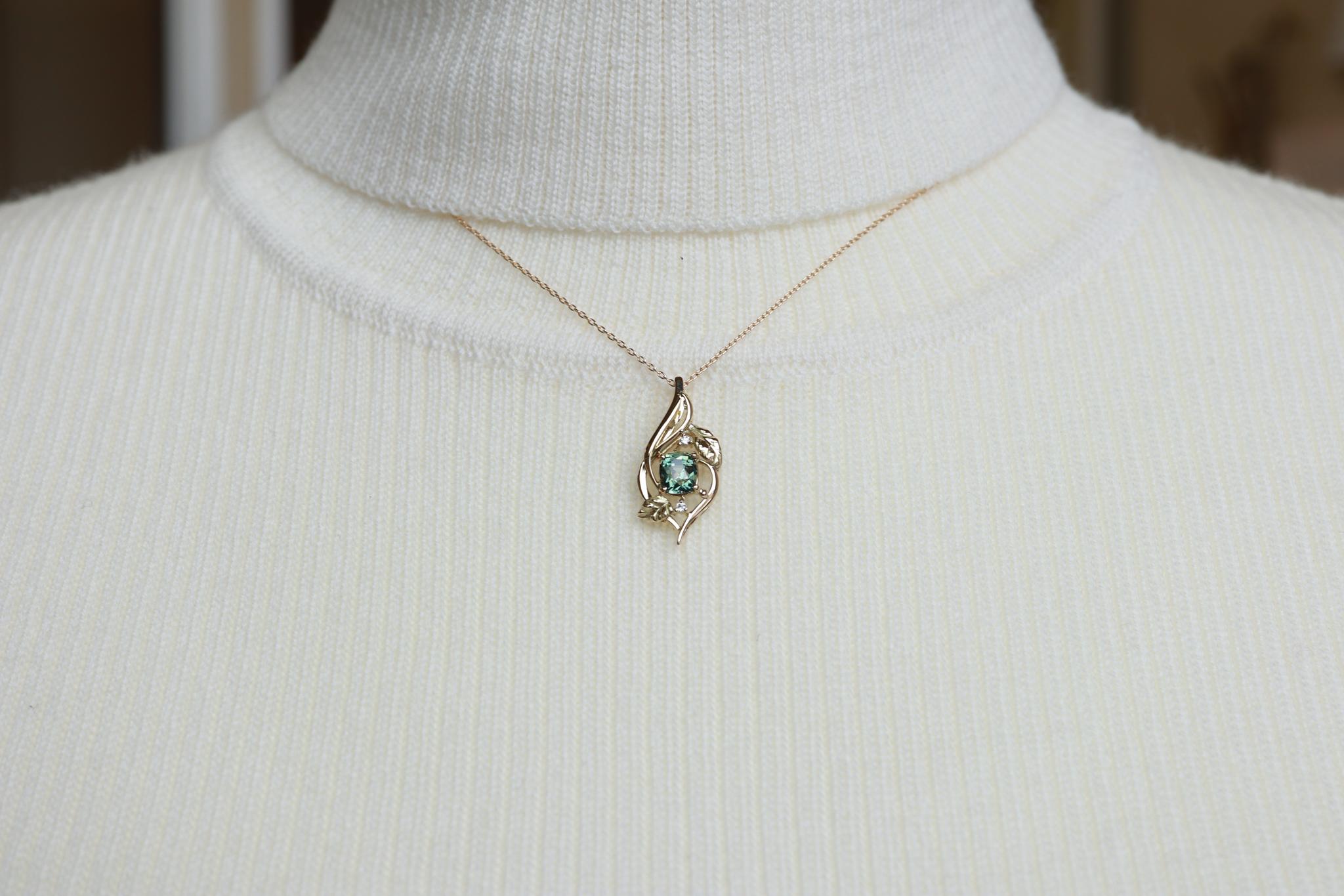 サファイア ティールカラー（通常ー加熱）　リーフデザインペンダントトップ１８金イエローゴールド　ダイヤモンド入り | 5枚目