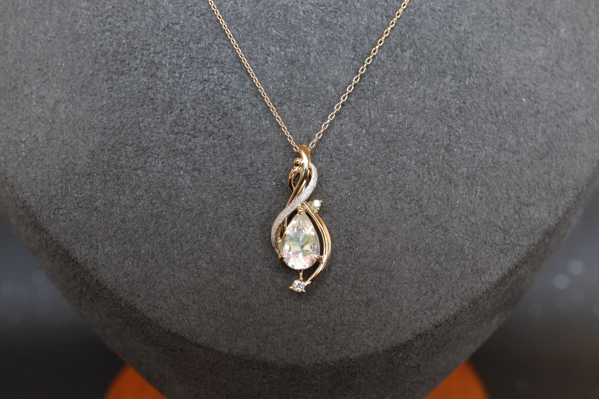 レインボーラブラドライト　天女の羽衣ペンダントトップ イエローゴールド プラチナコンビネーション　ダイヤモンド入り | 2枚目