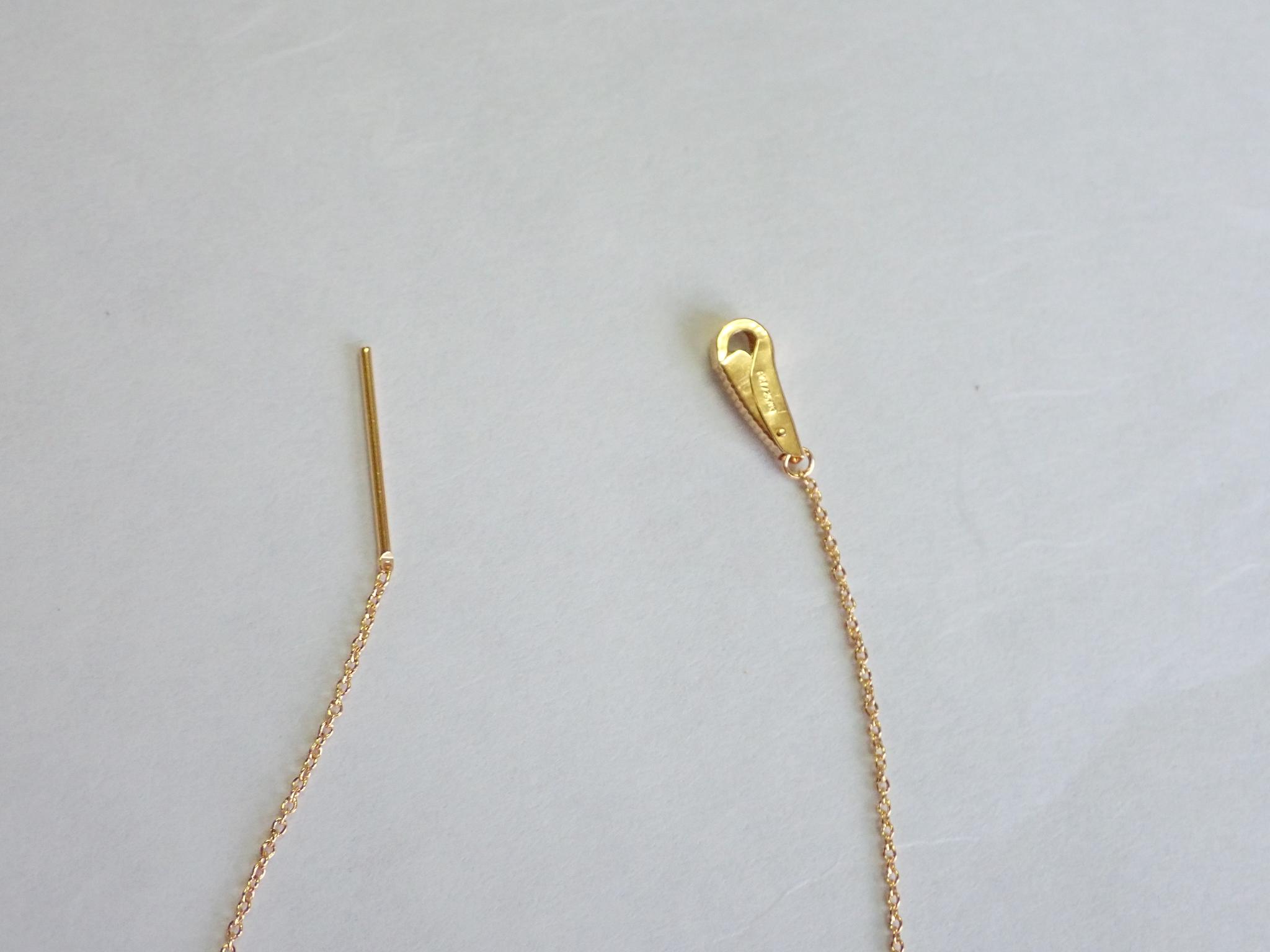 ワンタッチフックチェーン　美馬貴石特許商品　５０ｃｍアズキ１８金イエローゴールド　幅約０．８ｍｍ　太さ０．２４ｍｍ1枚目の画像