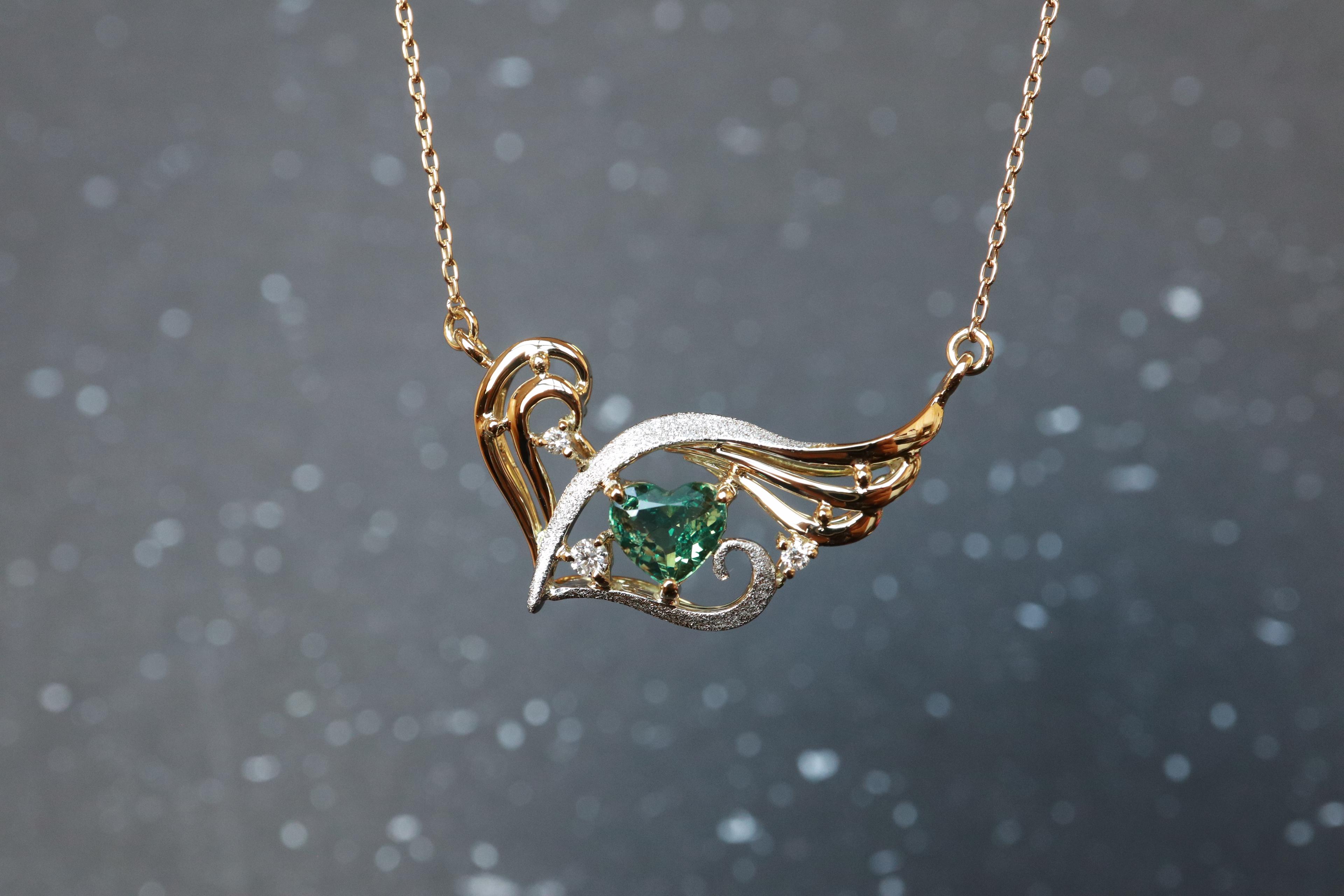 アレキサンドライト０．５１５ｃｔ　「天使」の両吊りネックレス　イエローゴールド、プラチナコンビ　ダイヤモンド入り1枚目の画像