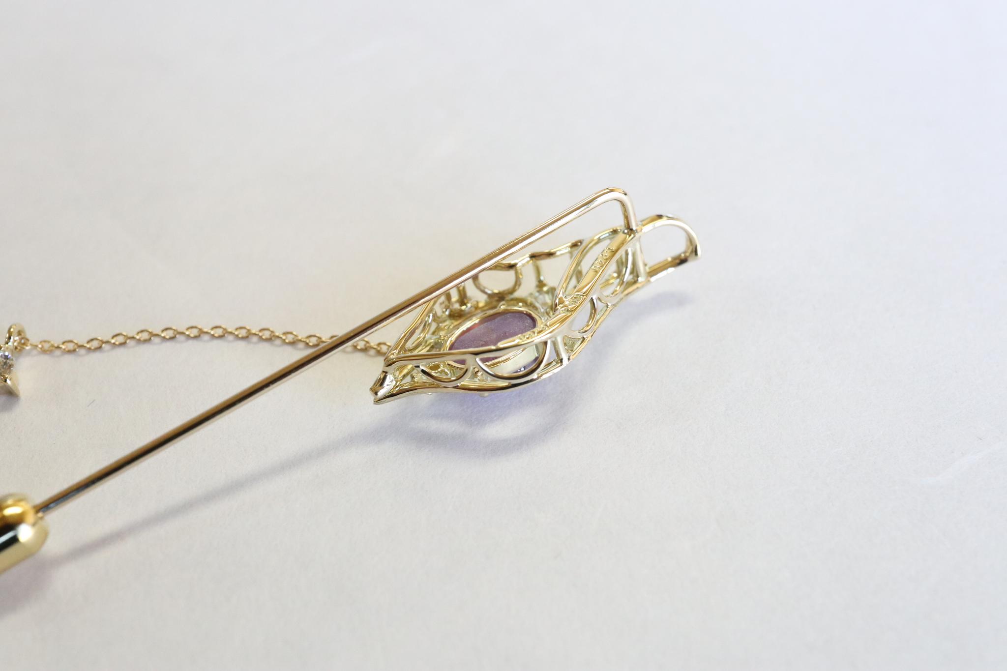 パープルスターサファイア１．２４５カラット　「翼」デザイン　ピンブローチ　K18イエローゴールド　ダイヤモンド入り | 17枚目