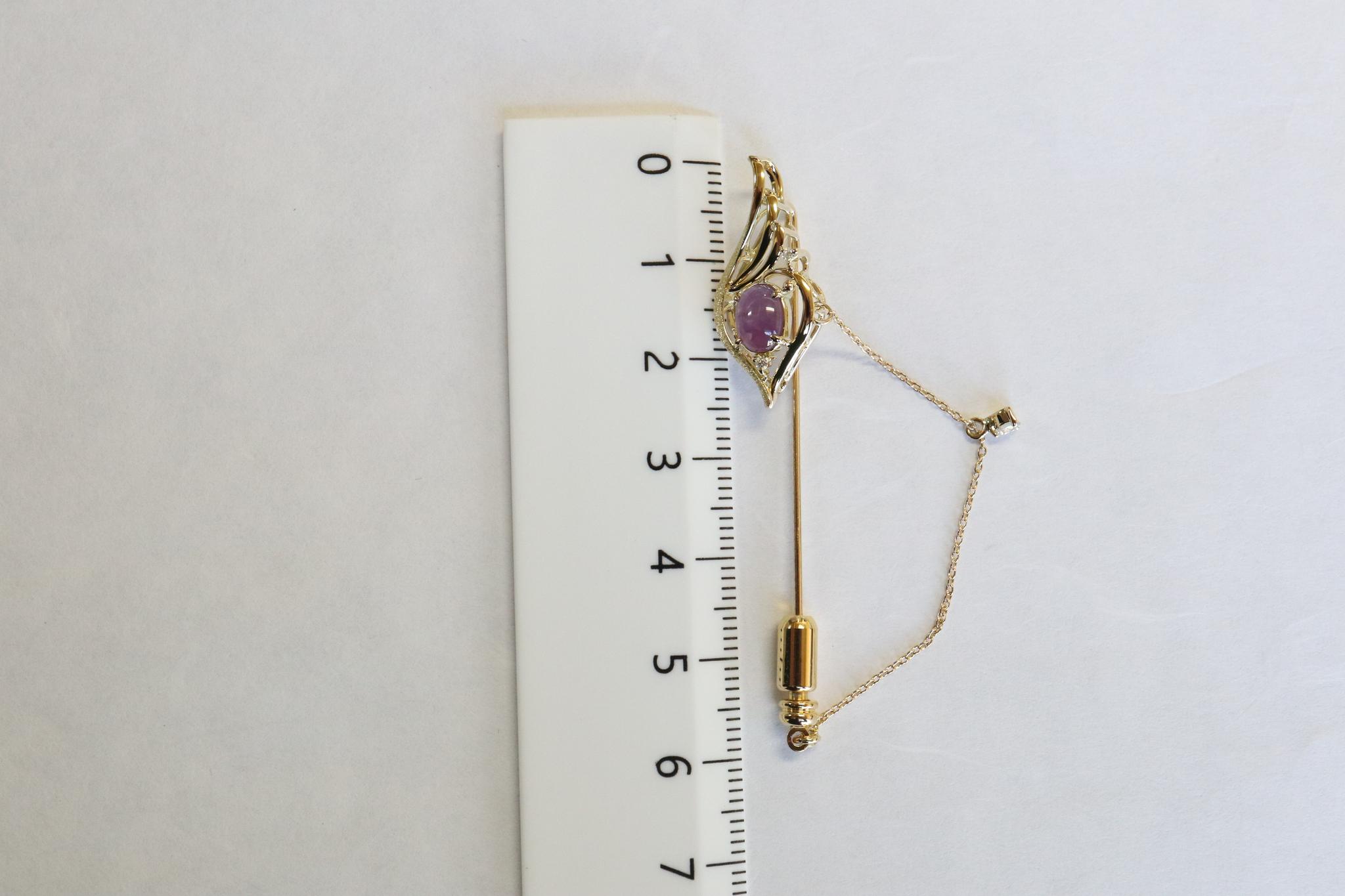 パープルスターサファイア１．２４５カラット　「翼」デザイン　ピンブローチ　K18イエローゴールド　ダイヤモンド入り | 19枚目