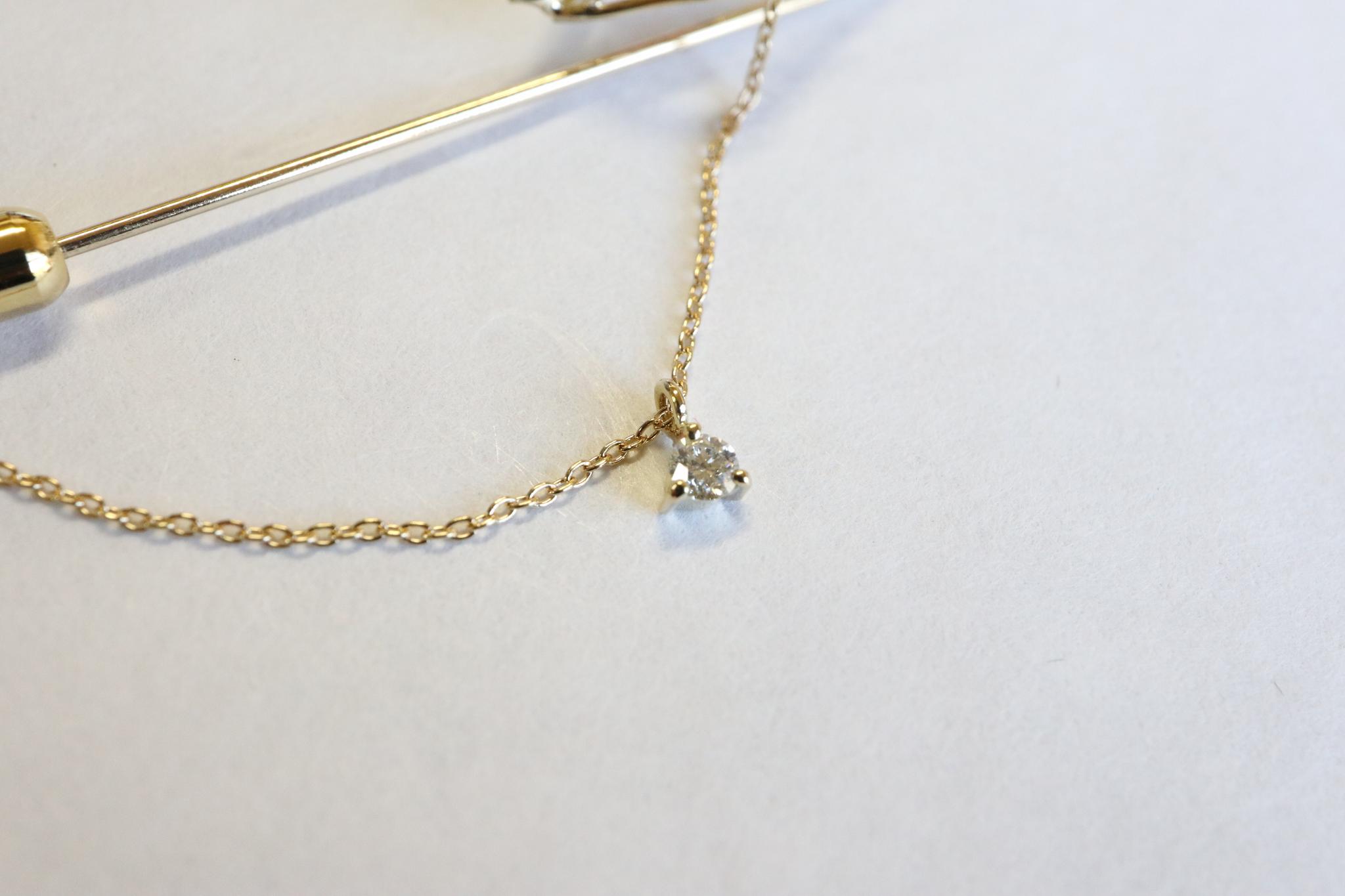 パープルスターサファイア１．２４５カラット　「翼」デザイン　ピンブローチ　K18イエローゴールド　ダイヤモンド入り | 13枚目