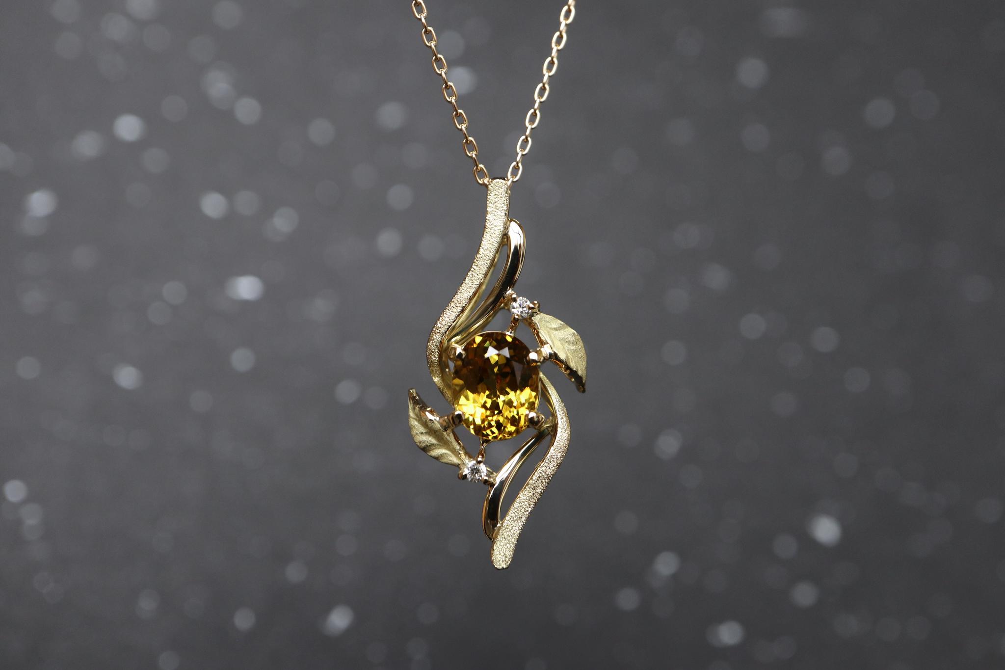 マリガーネット　スターダスト梨地　森羅スタンダード＋リーフ　ペンダントトップ１８金イエローゴールド