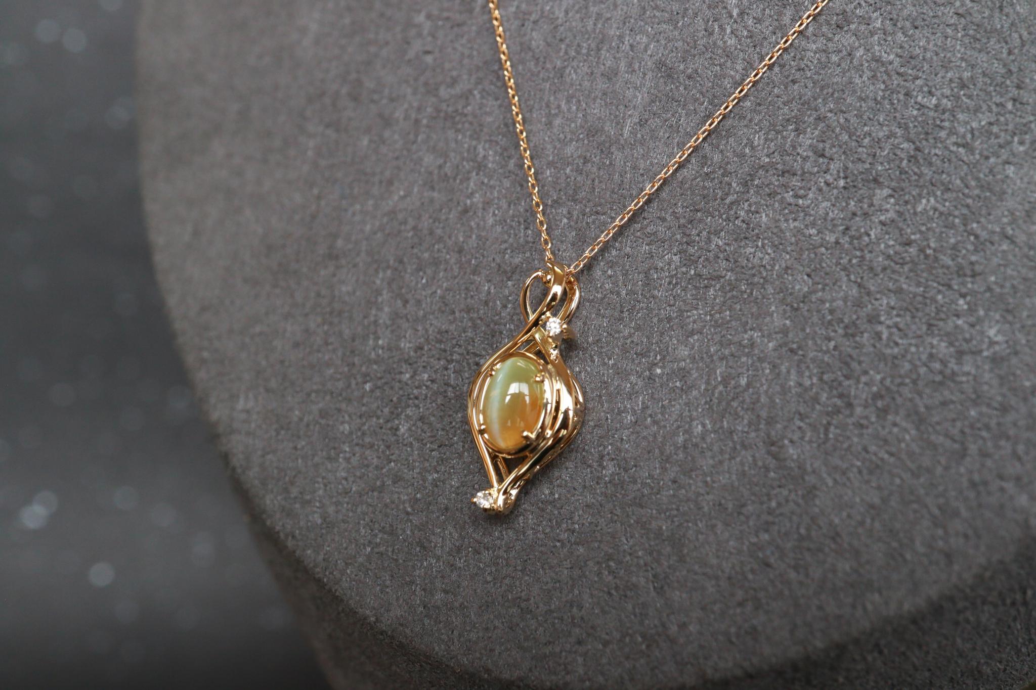 クリソベリルキャッツアイ 1カラットアップ リザーズアイ ペンダントトップ18金イエローゴールド ダイヤモンド入り | 3枚目